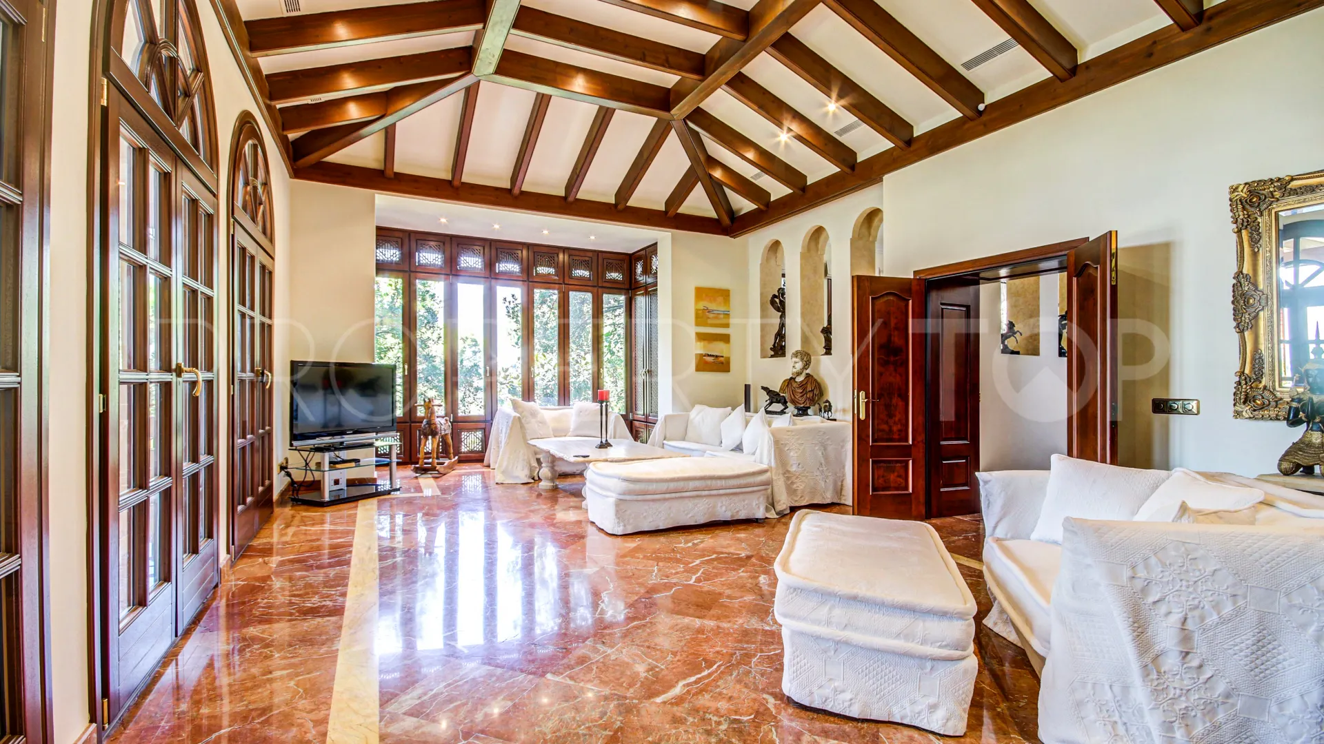 Buy villa in La Zagaleta