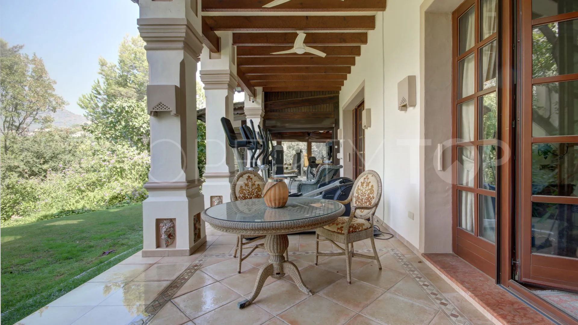 Buy villa in La Zagaleta