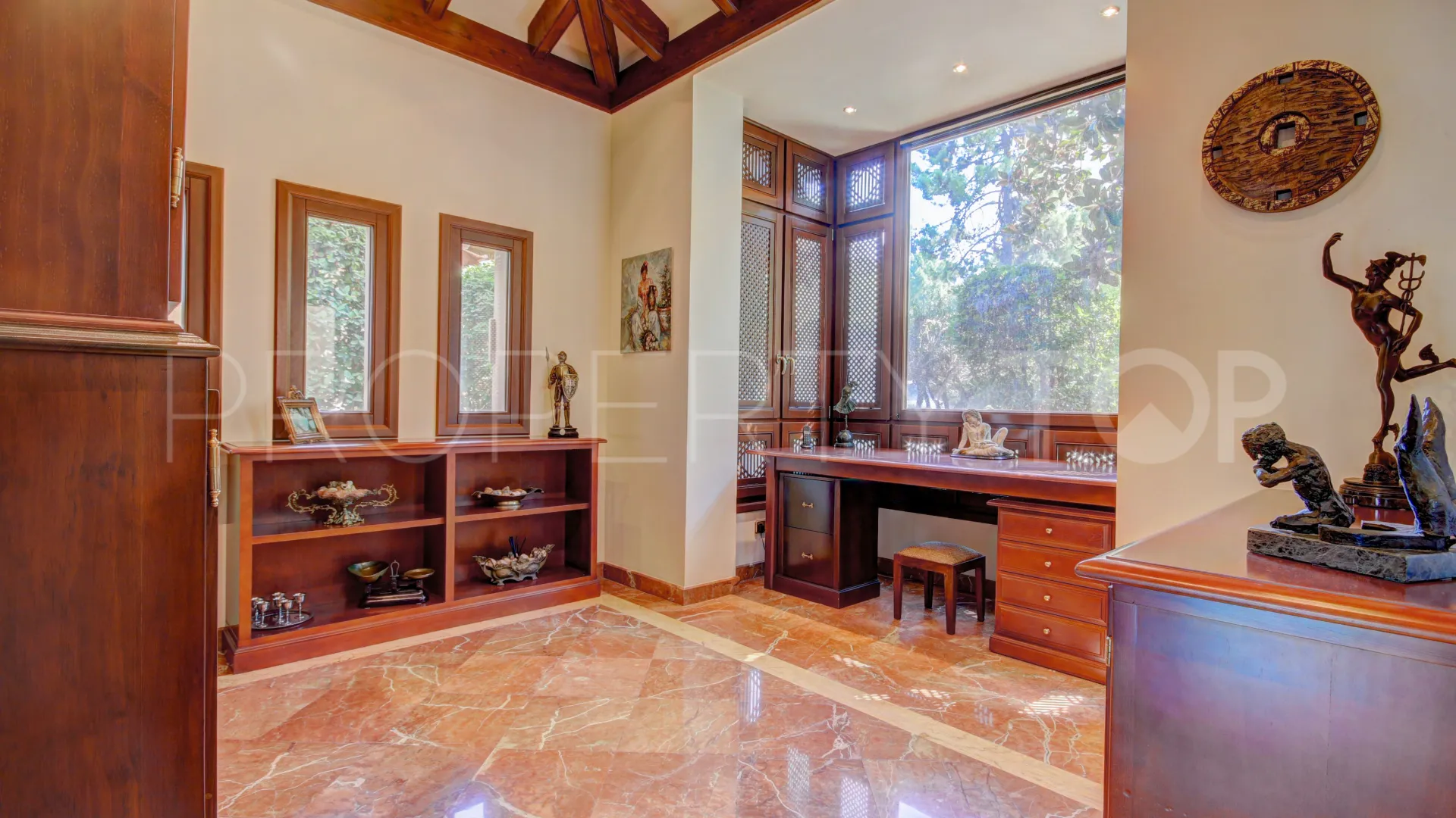 Buy villa in La Zagaleta