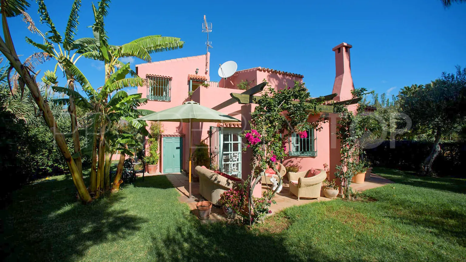 For sale villa with 3 bedrooms in Guadalobon