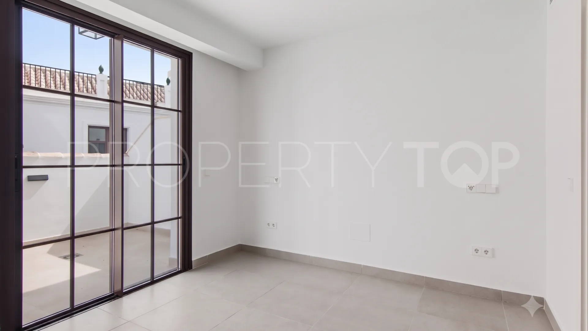 Buy Estepona Old Town town house