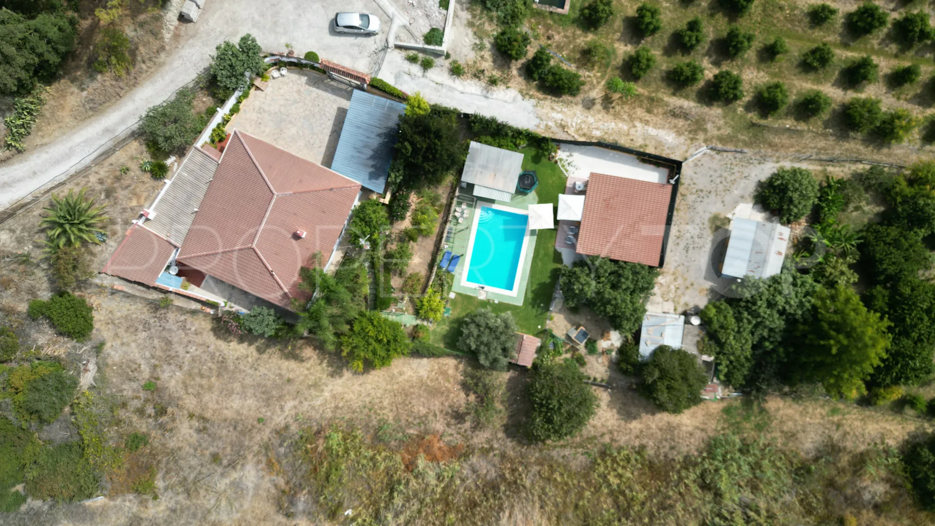 Villa for sale in Estepona with 6 bedrooms
