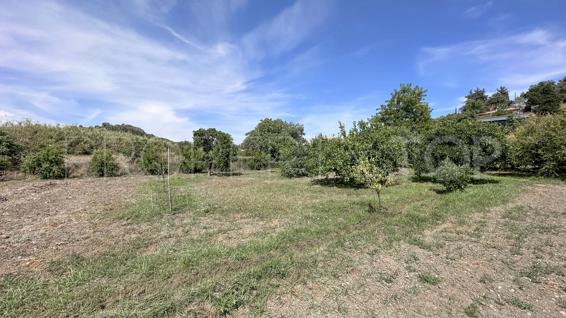 Villa for sale in Estepona with 6 bedrooms