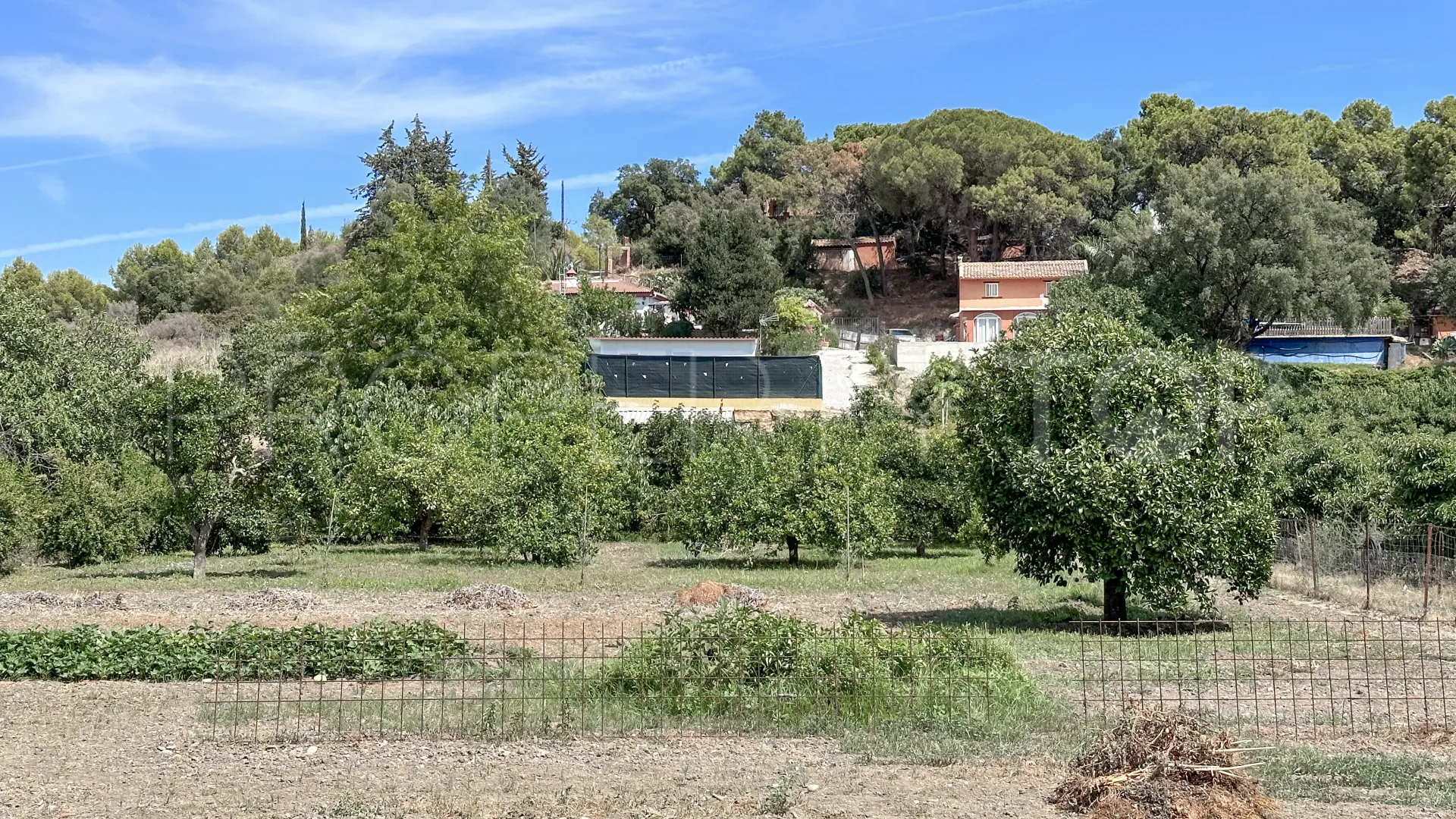 Villa for sale in Estepona with 6 bedrooms