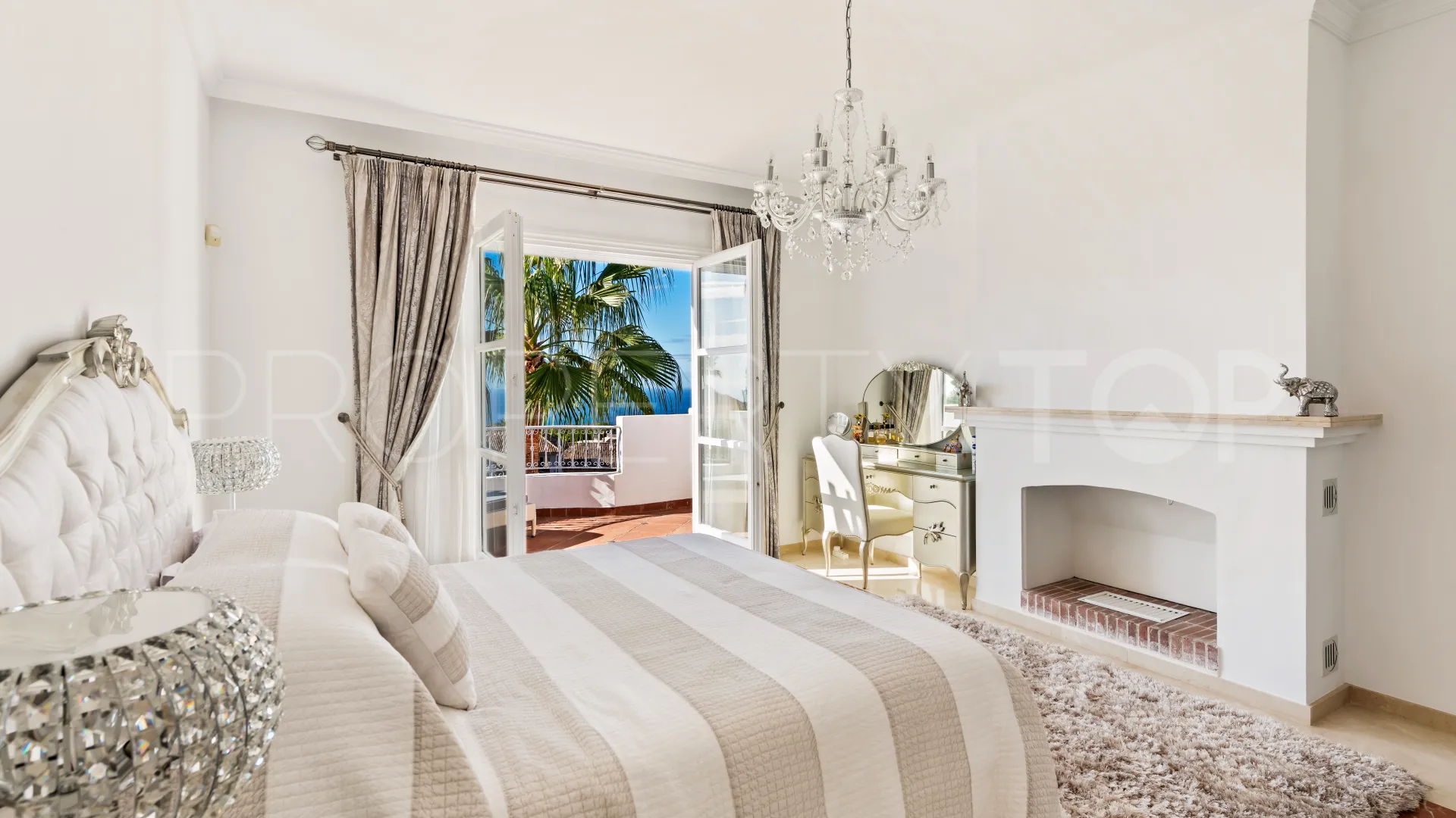7 bedrooms villa for sale in Sierra Blanca
