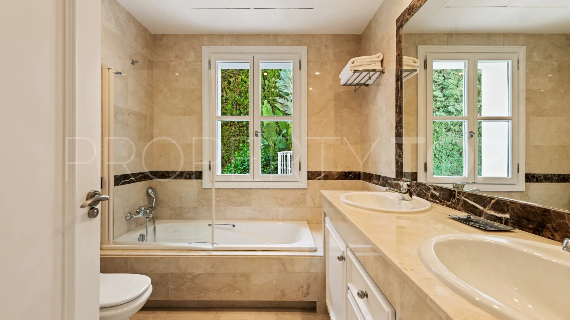7 bedrooms villa for sale in Sierra Blanca