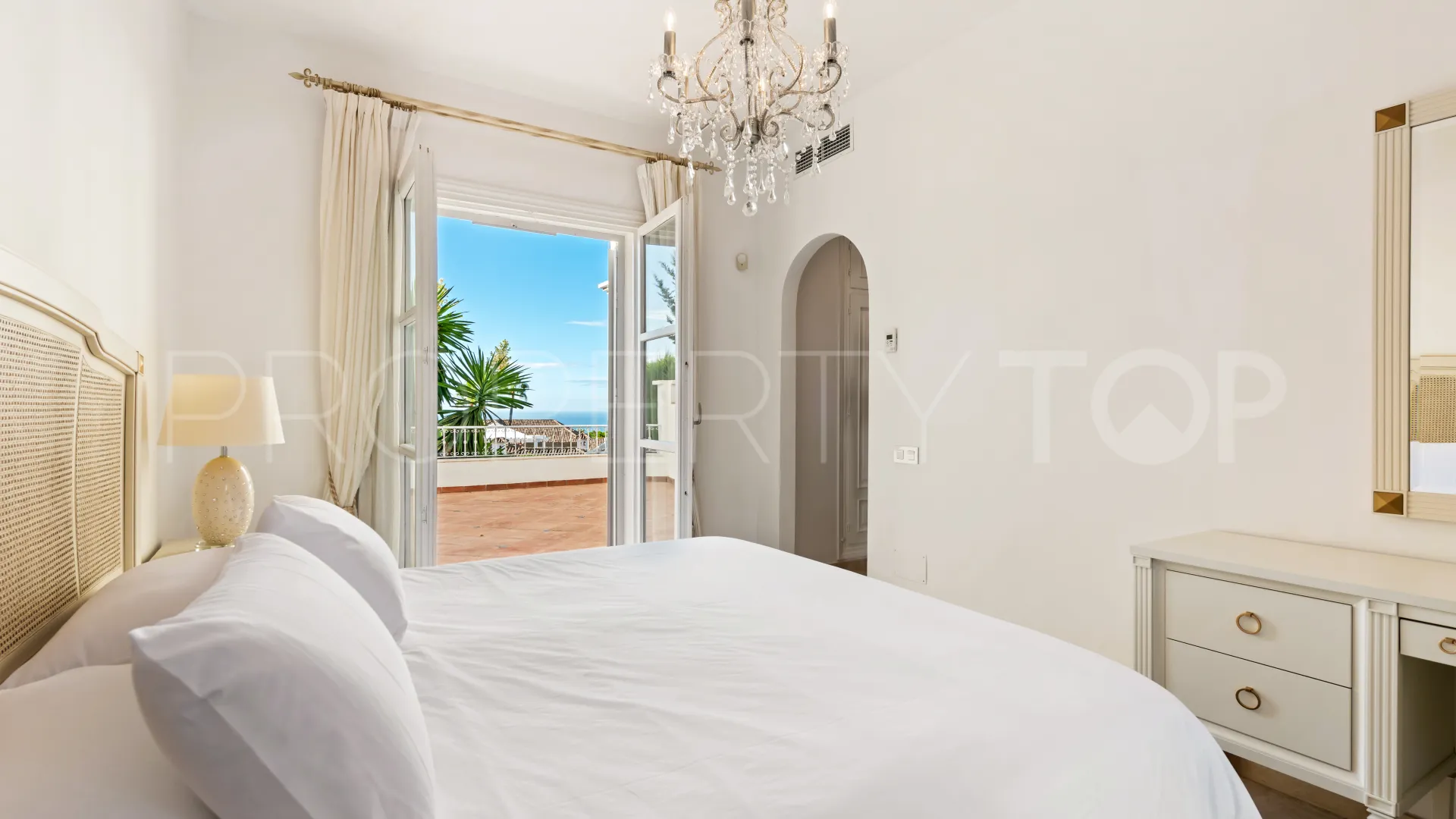 7 bedrooms villa for sale in Sierra Blanca
