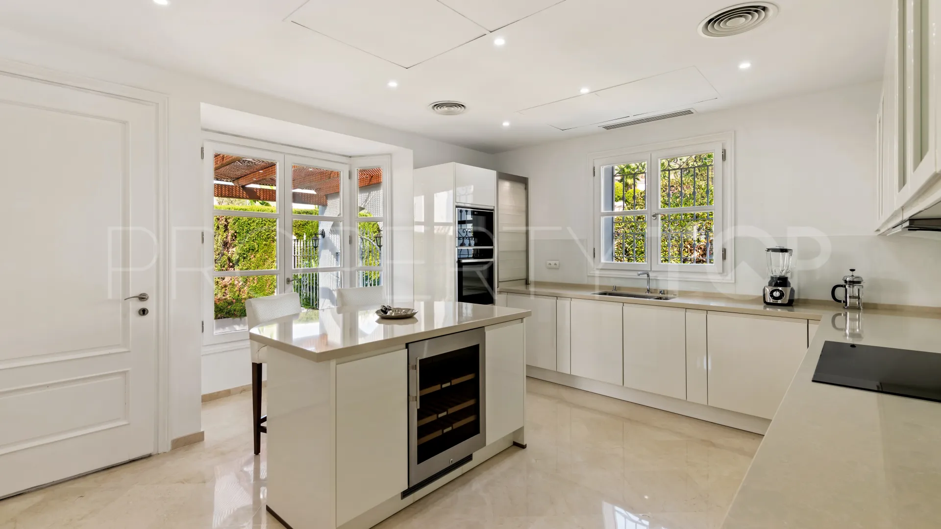 7 bedrooms villa for sale in Sierra Blanca