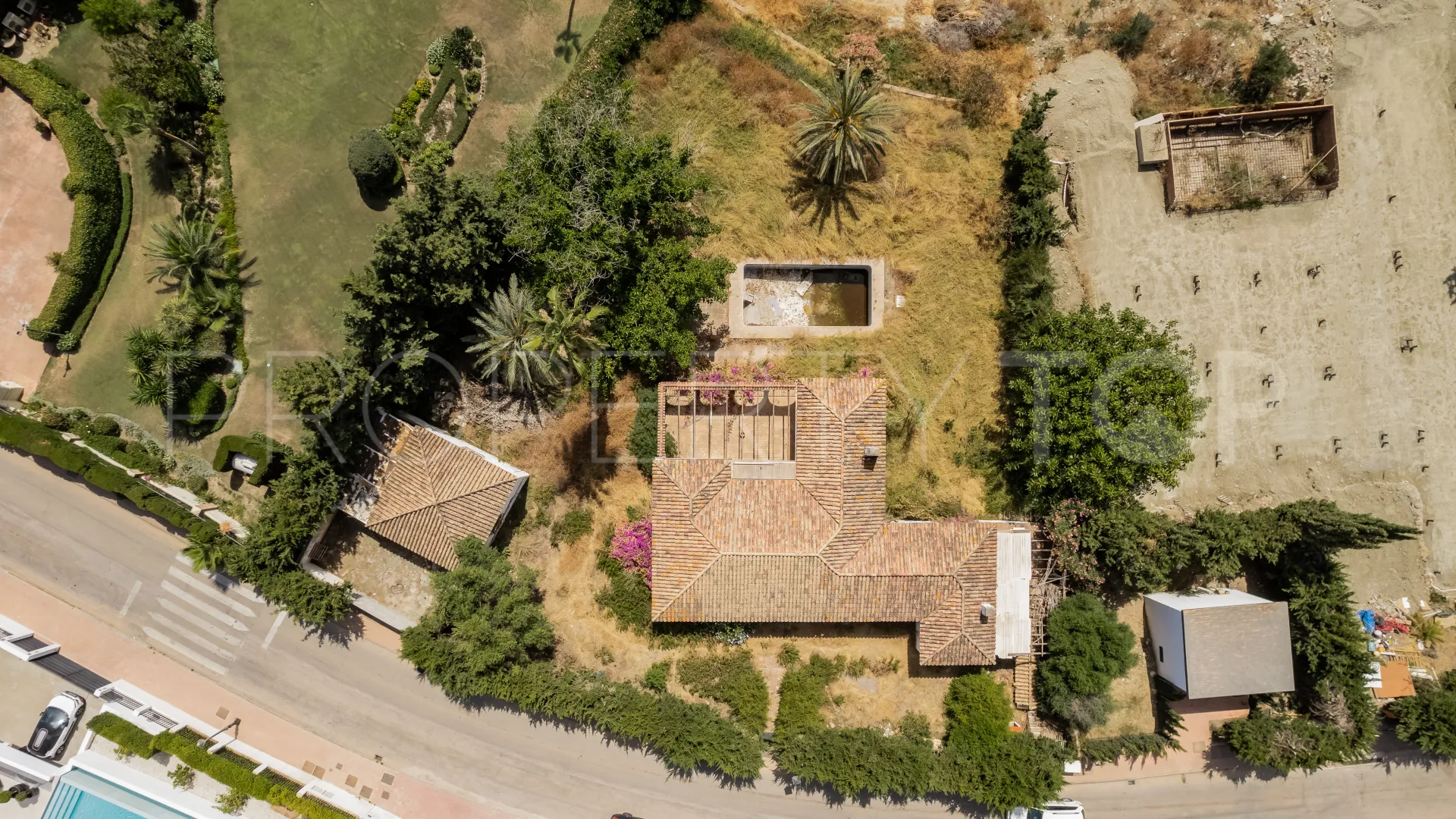 For sale plot in Nueva Andalucia