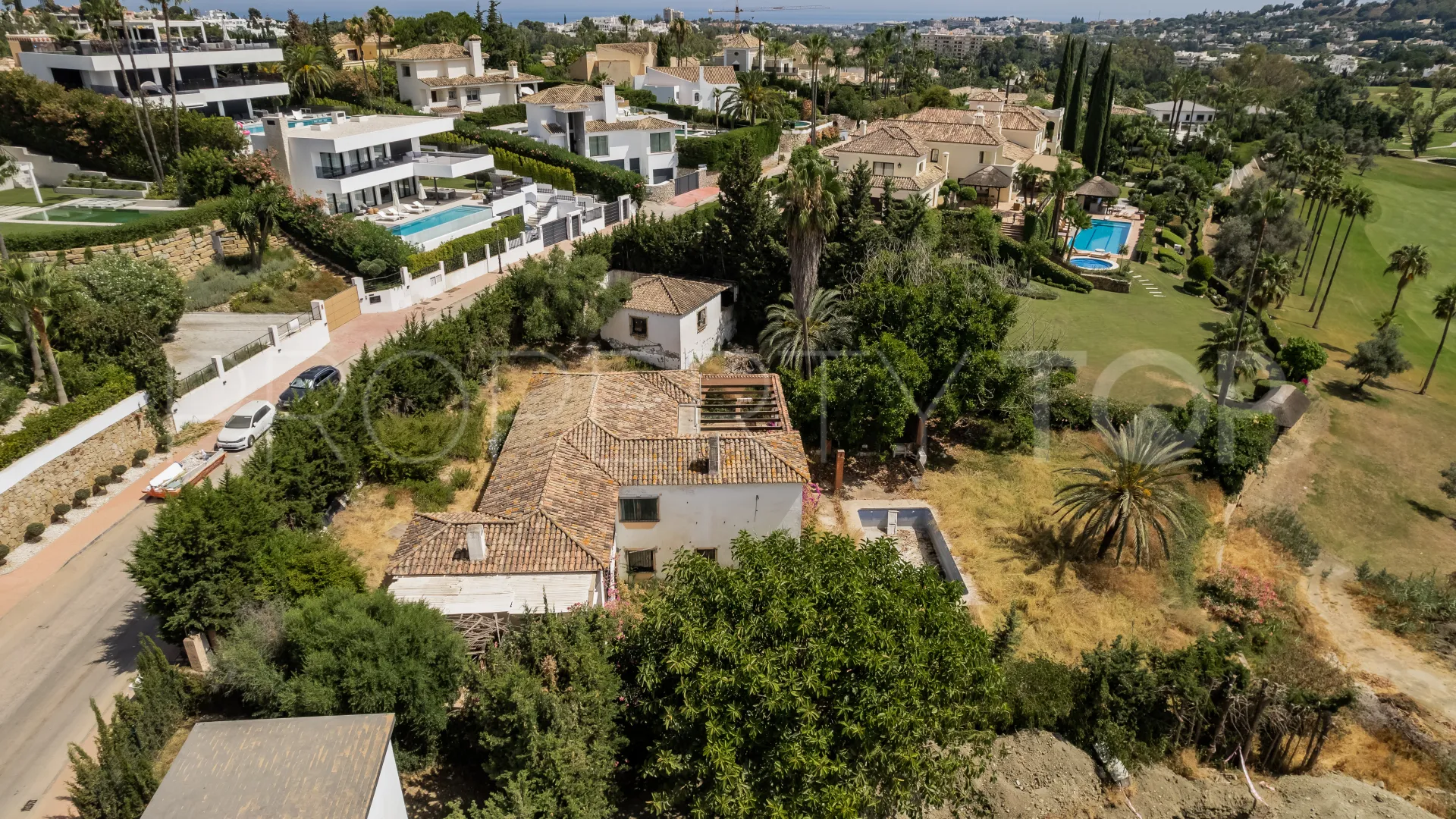 For sale plot in Nueva Andalucia