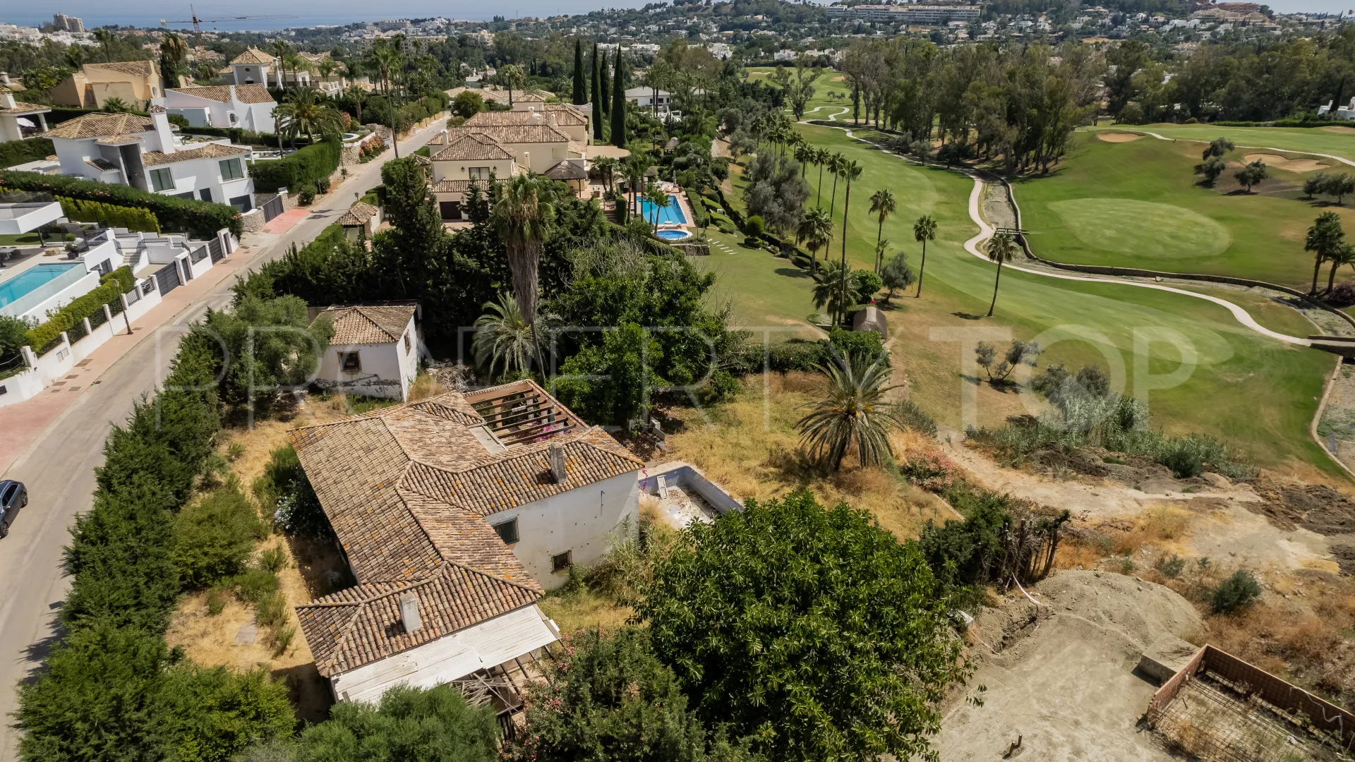 For sale plot in Nueva Andalucia