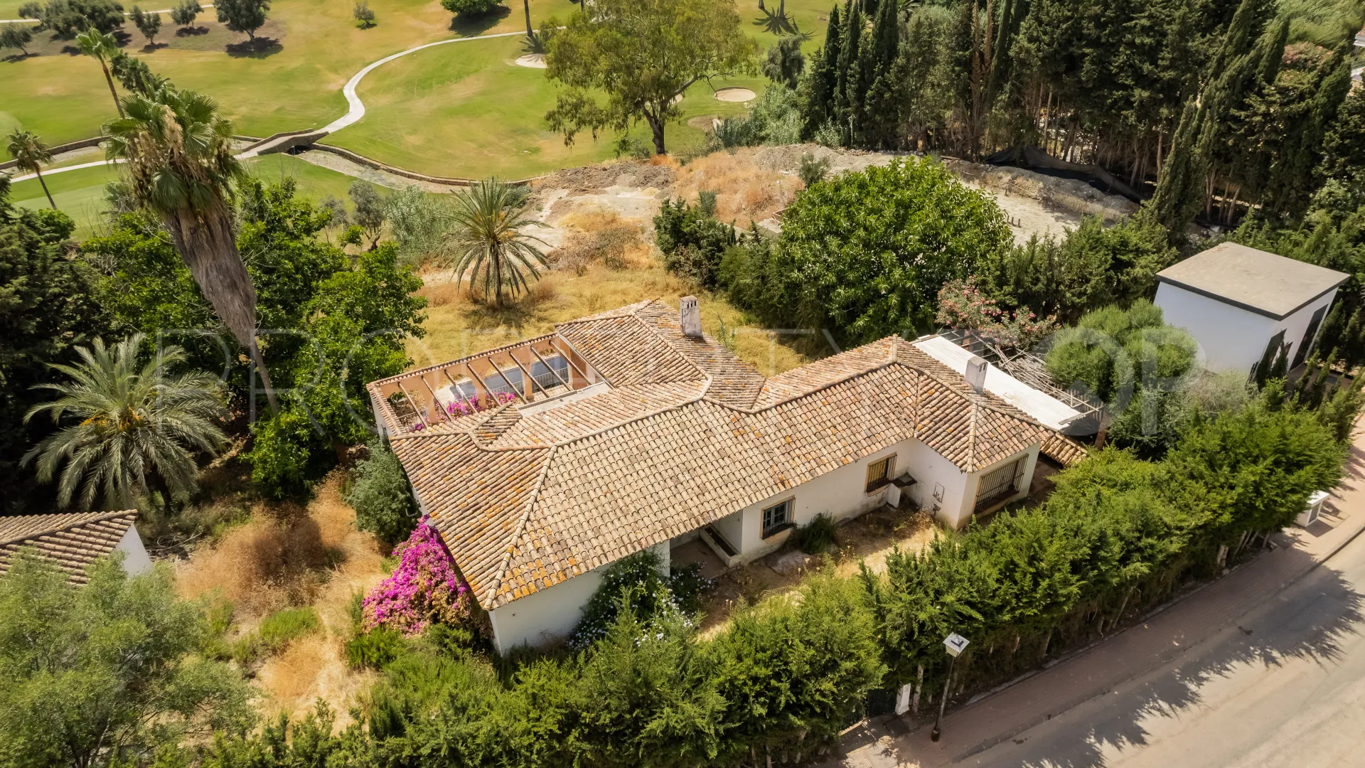 For sale plot in Nueva Andalucia