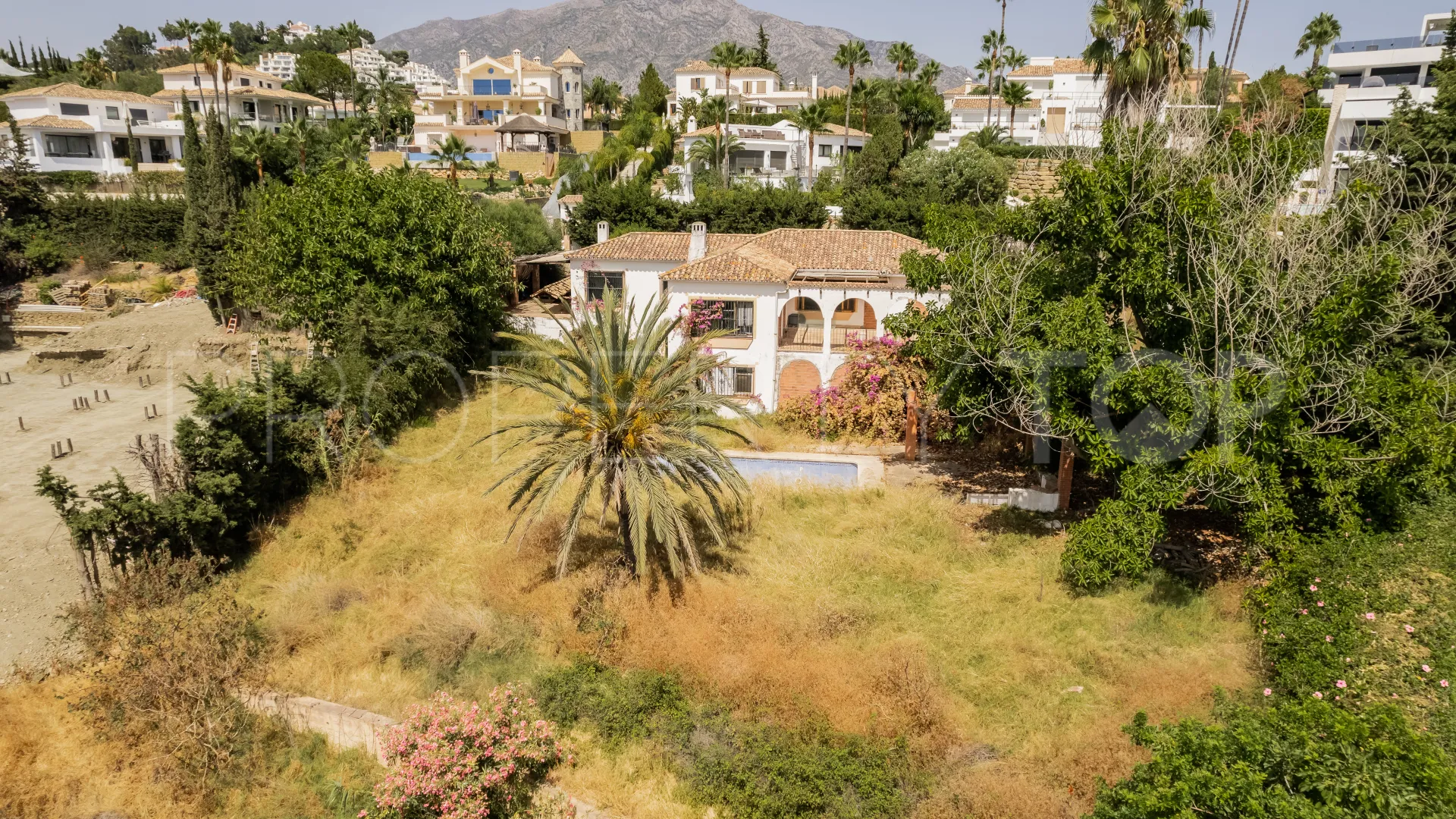 For sale plot in Nueva Andalucia