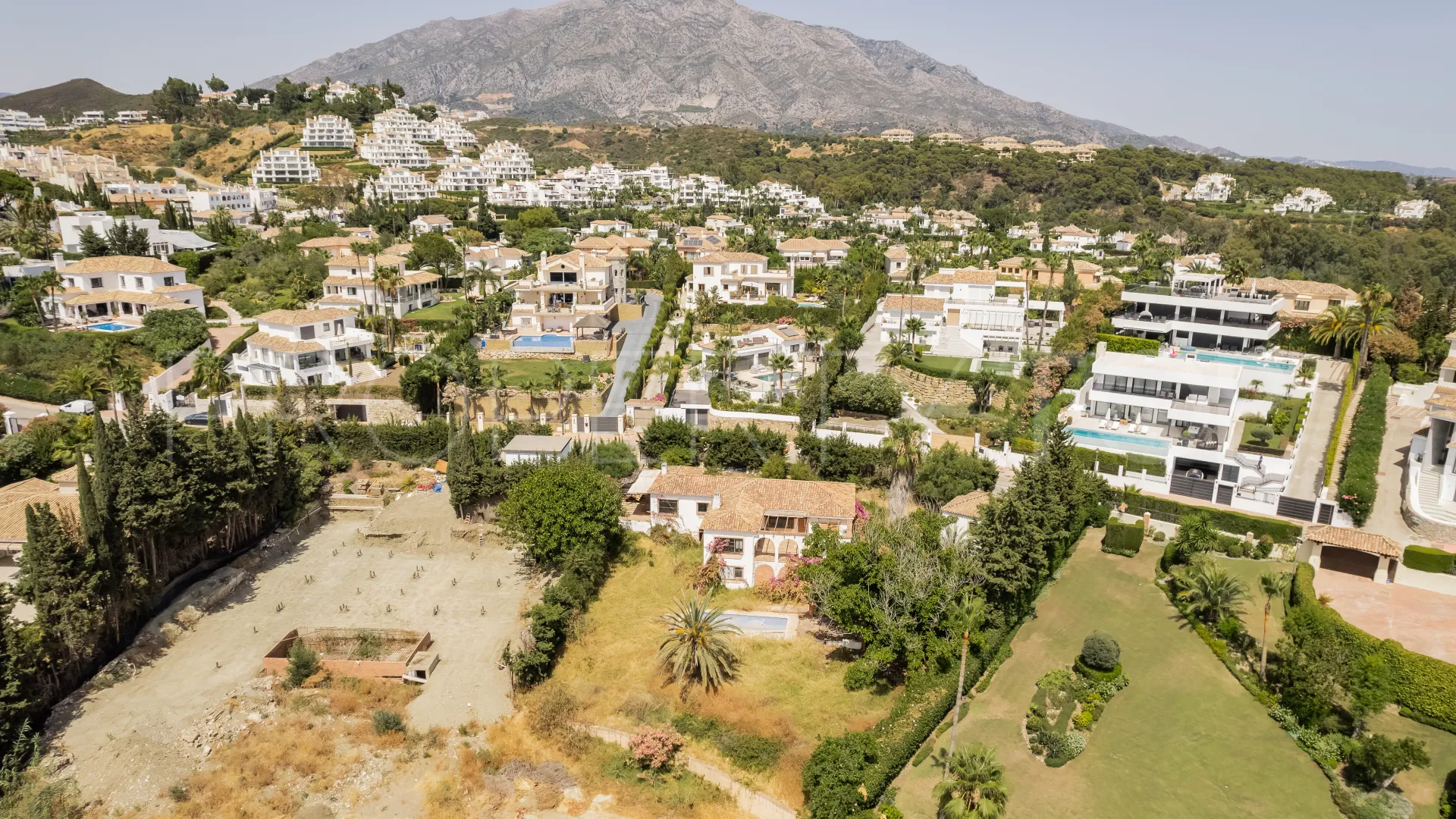 For sale plot in Nueva Andalucia