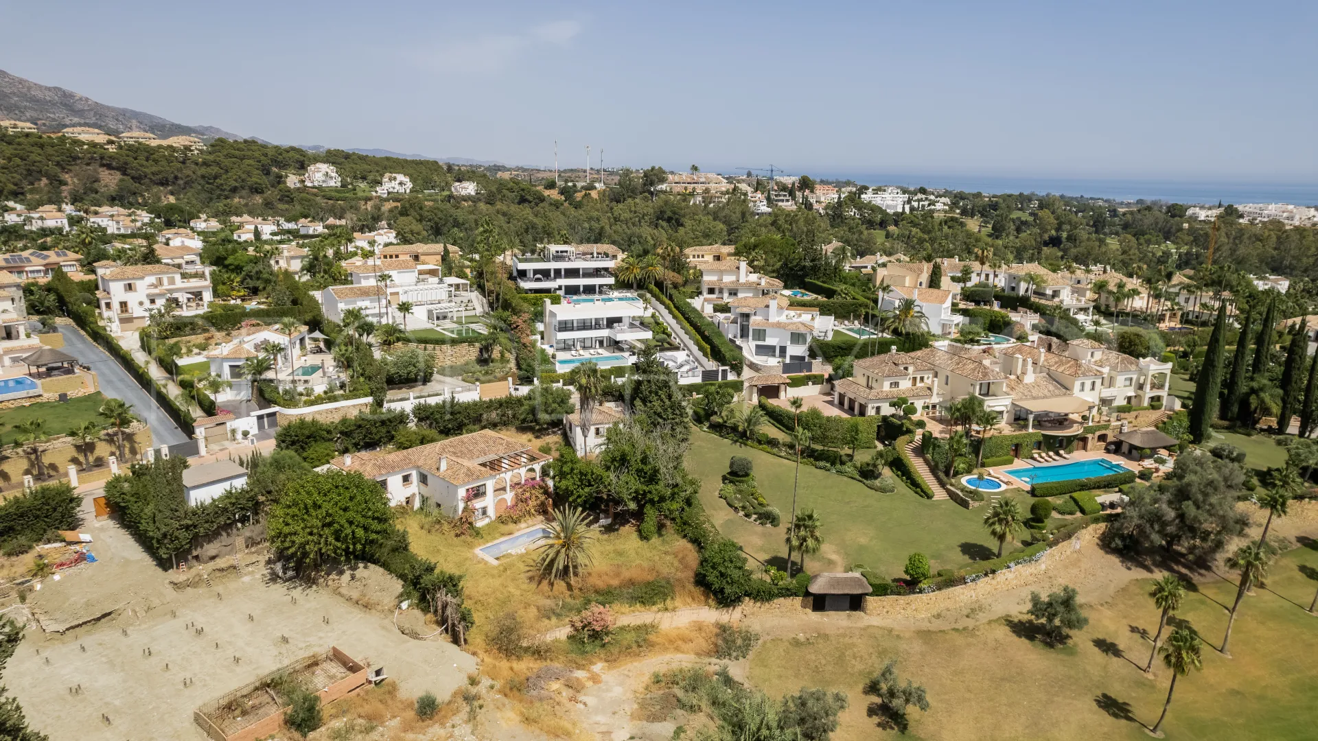 For sale plot in Nueva Andalucia