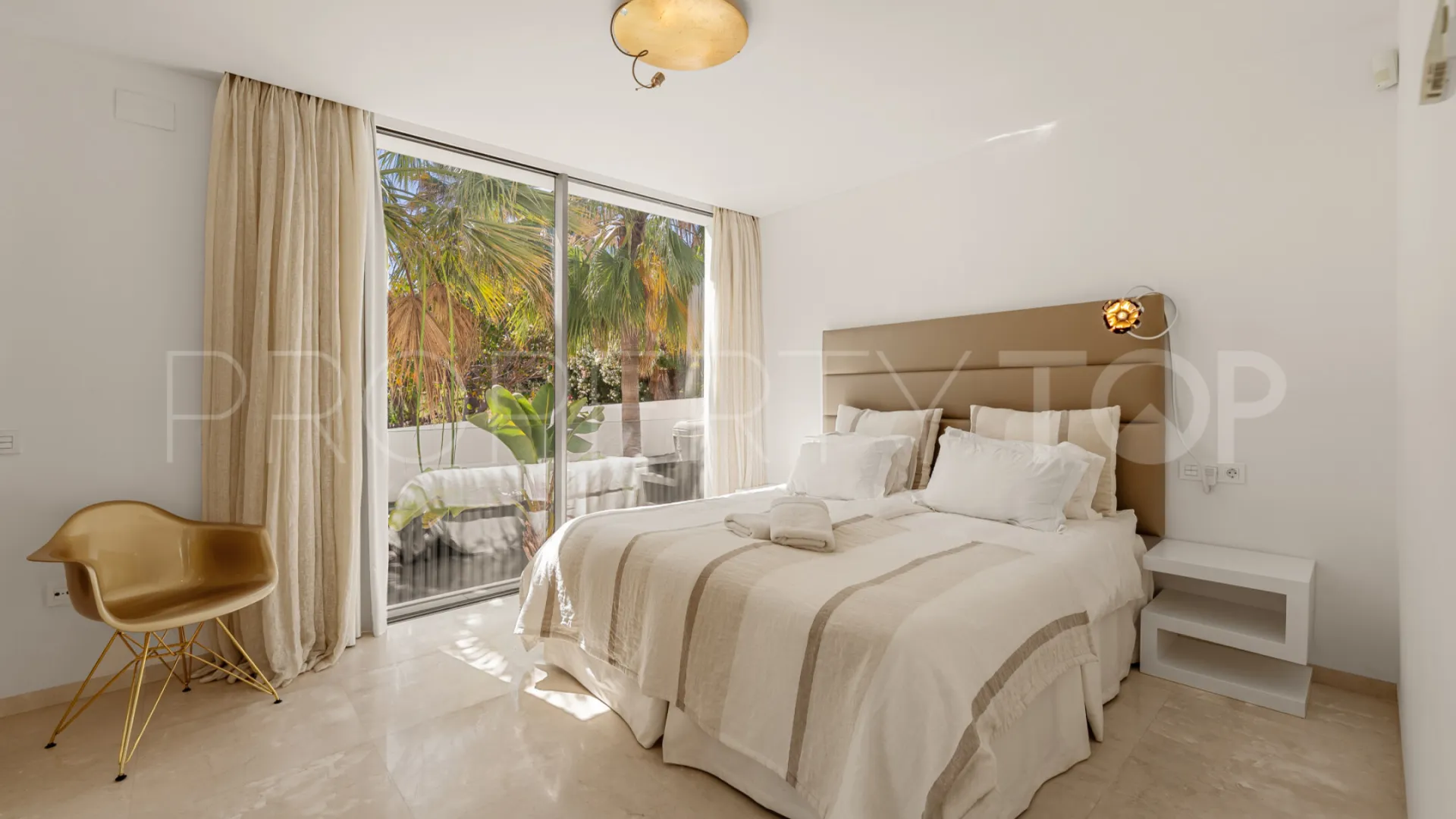 Villa for sale in La Cerquilla with 7 bedrooms