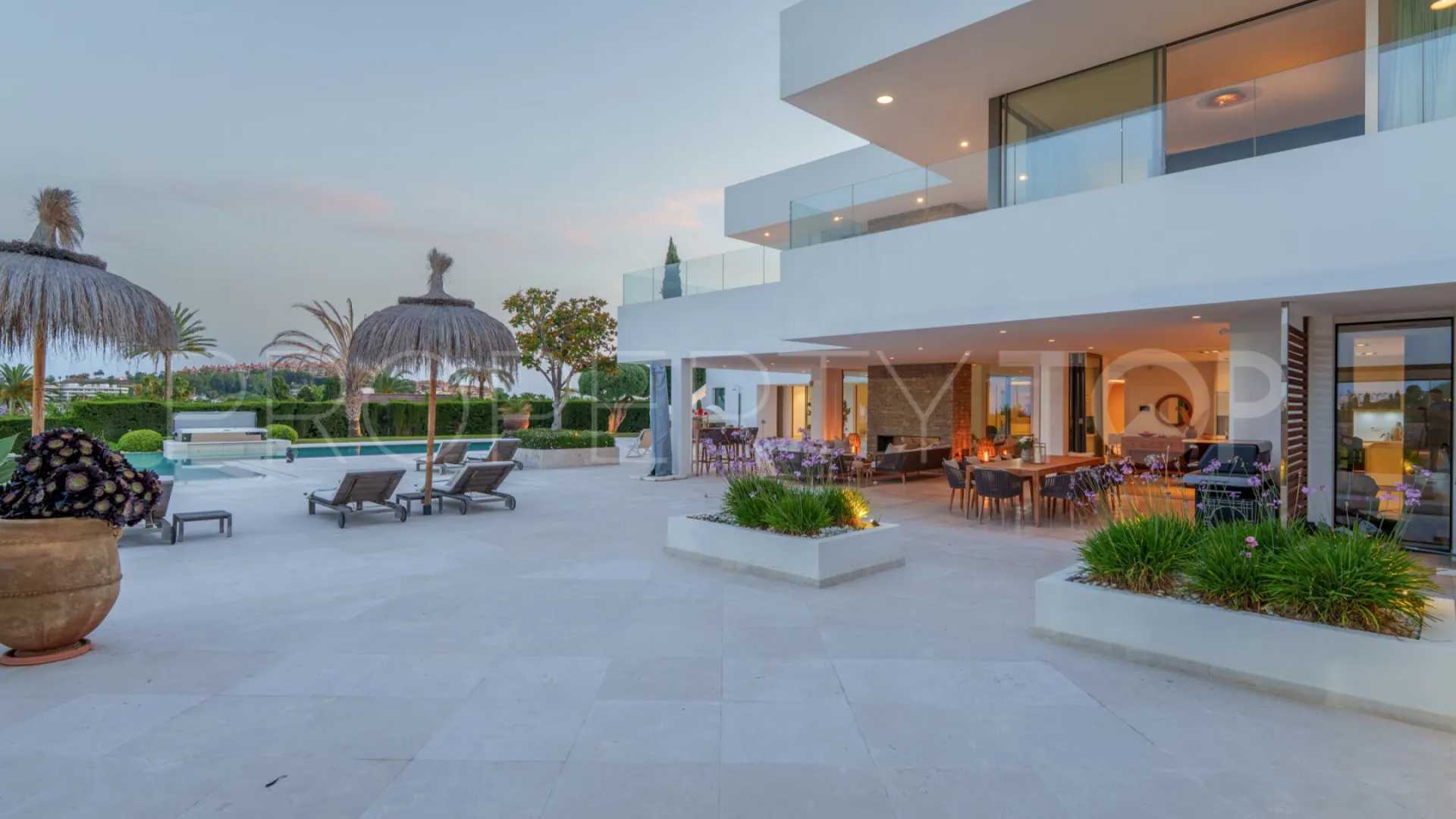 Villa for sale in La Cerquilla with 7 bedrooms