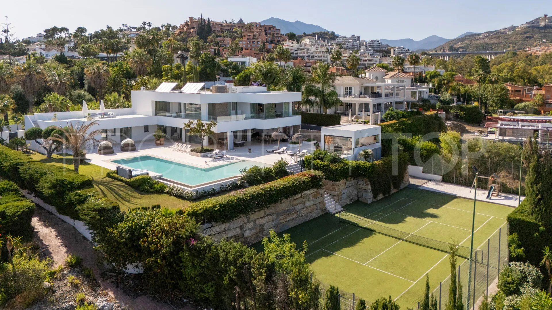 Villa for sale in La Cerquilla with 7 bedrooms