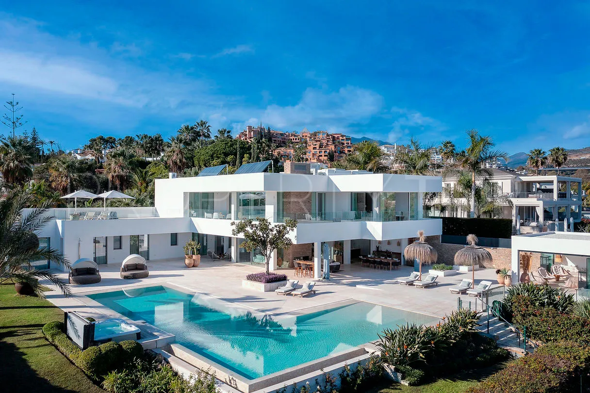 Villa for sale in La Cerquilla with 7 bedrooms