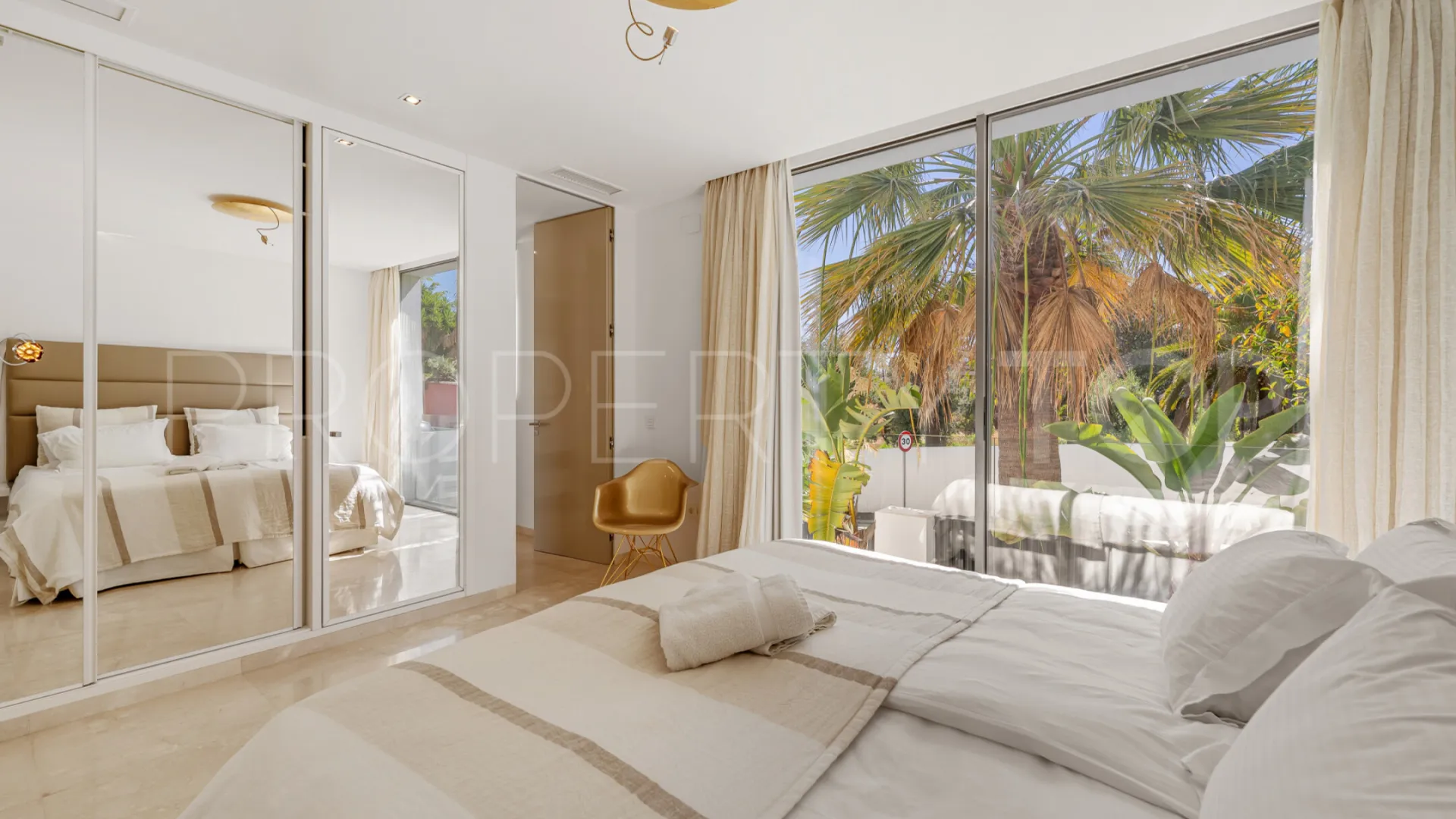Villa for sale in La Cerquilla with 7 bedrooms