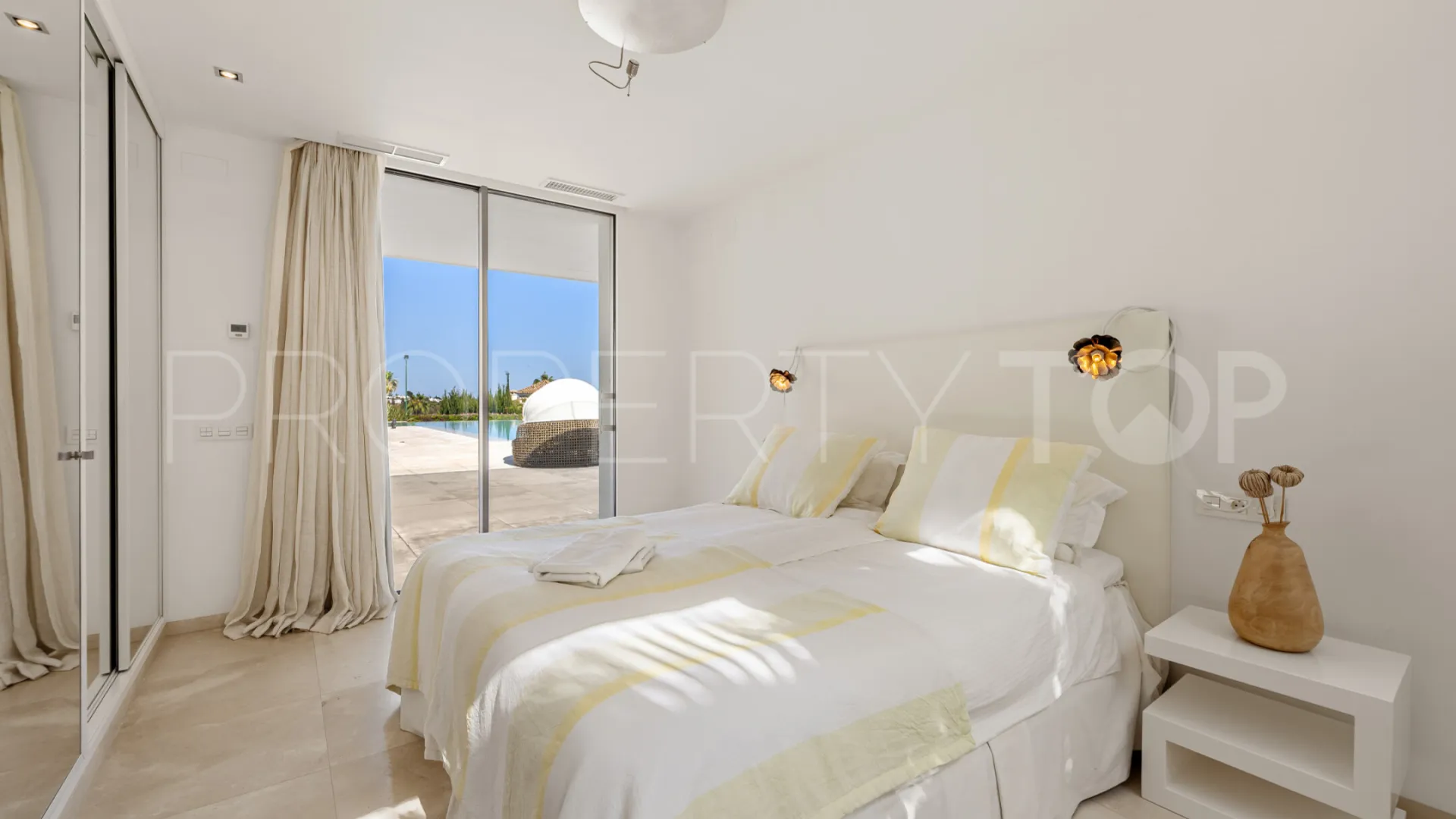 Villa for sale in La Cerquilla with 7 bedrooms