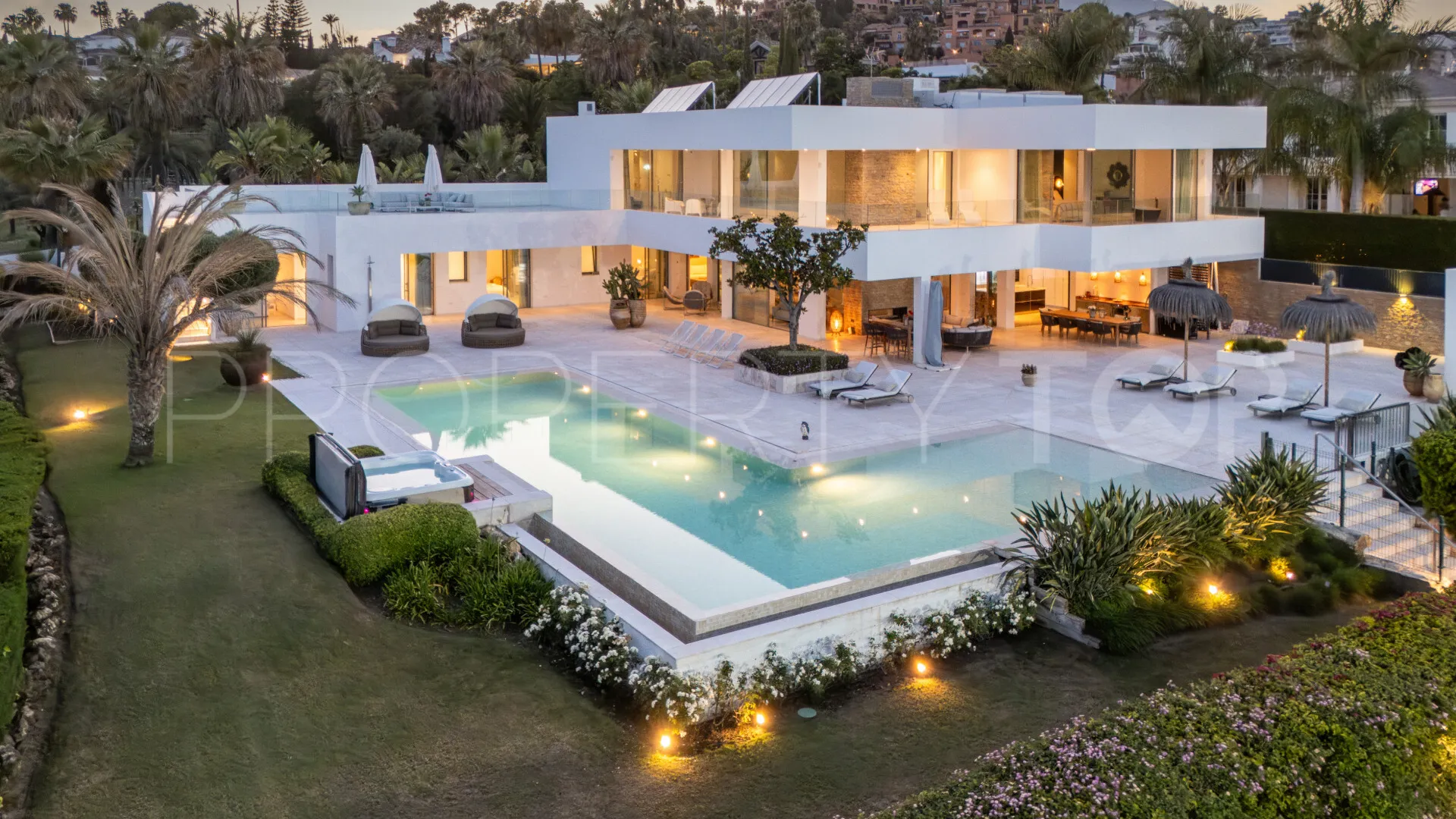 Villa for sale in La Cerquilla with 7 bedrooms