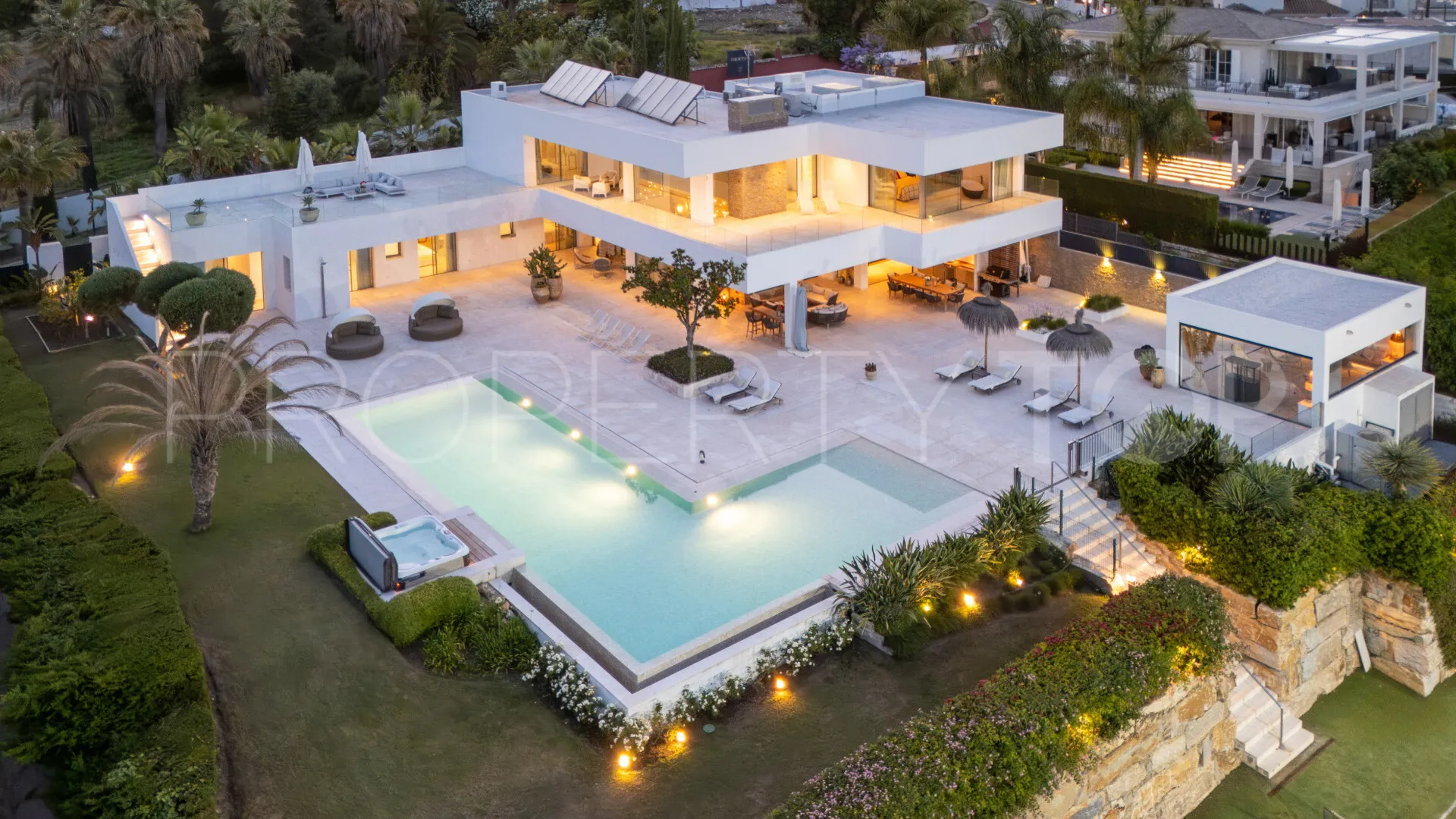 Villa for sale in La Cerquilla with 7 bedrooms