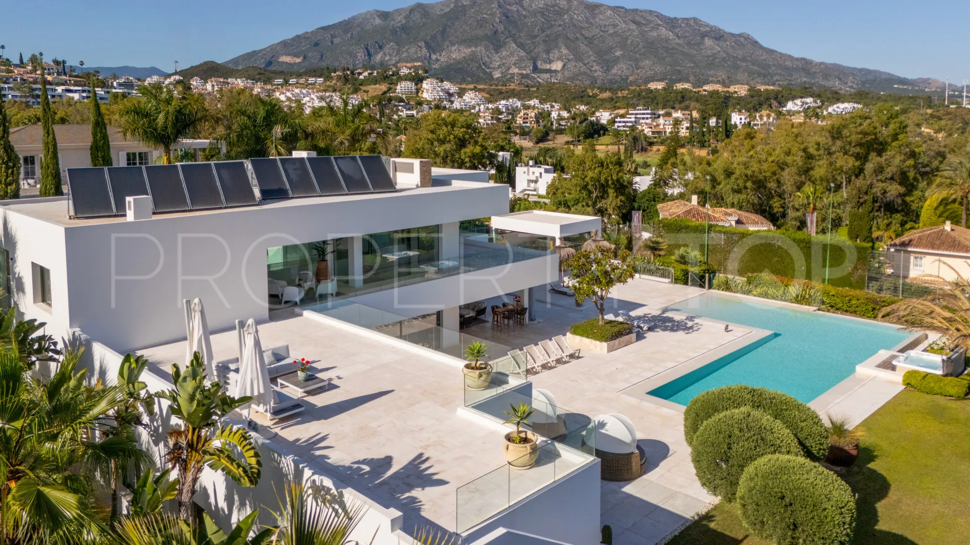 Villa for sale in La Cerquilla with 7 bedrooms