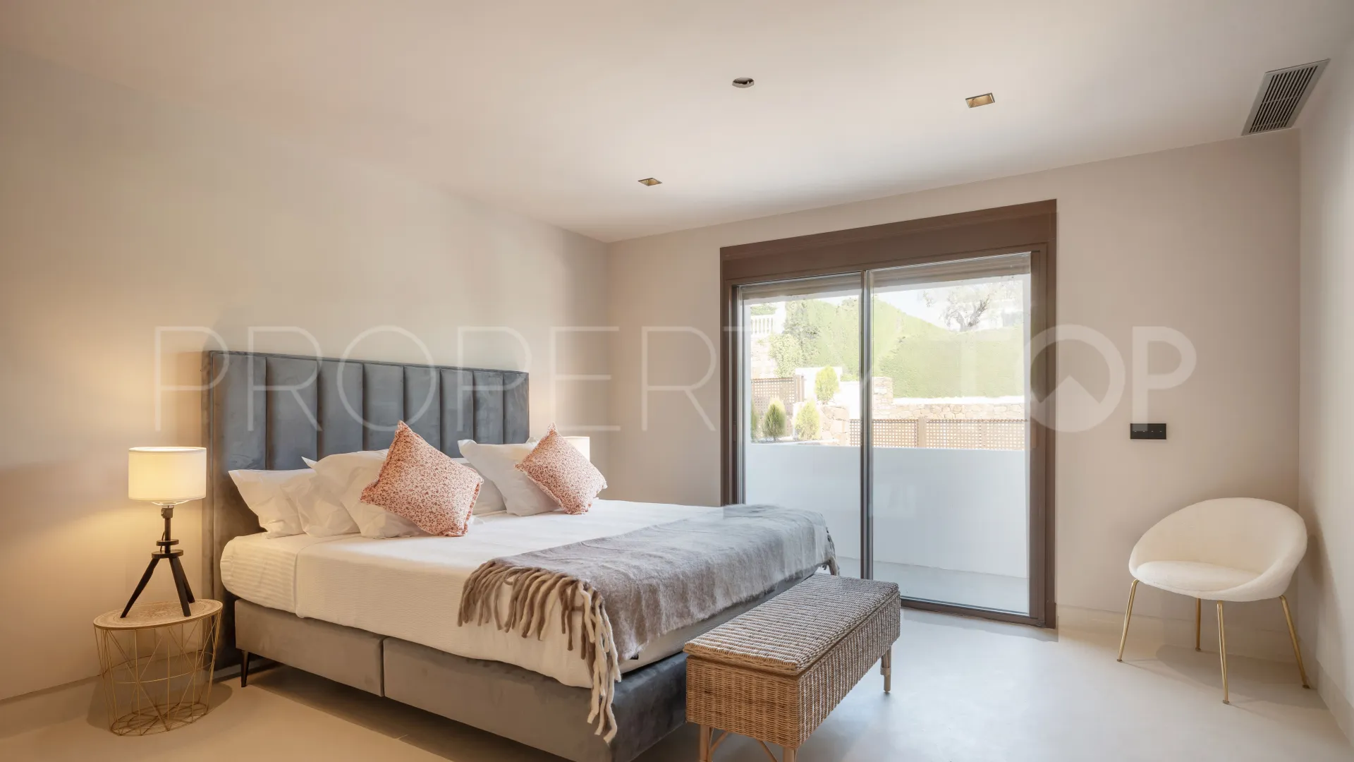 Marbella, villa de 5 dormitorios en venta