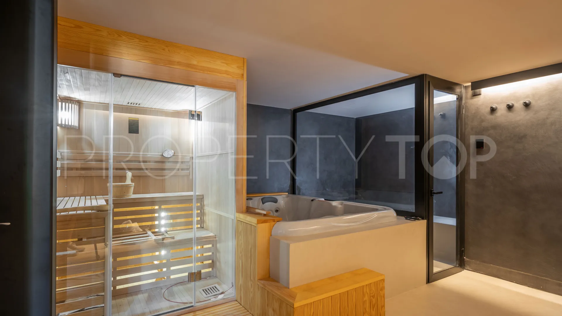 Marbella, villa de 5 dormitorios en venta