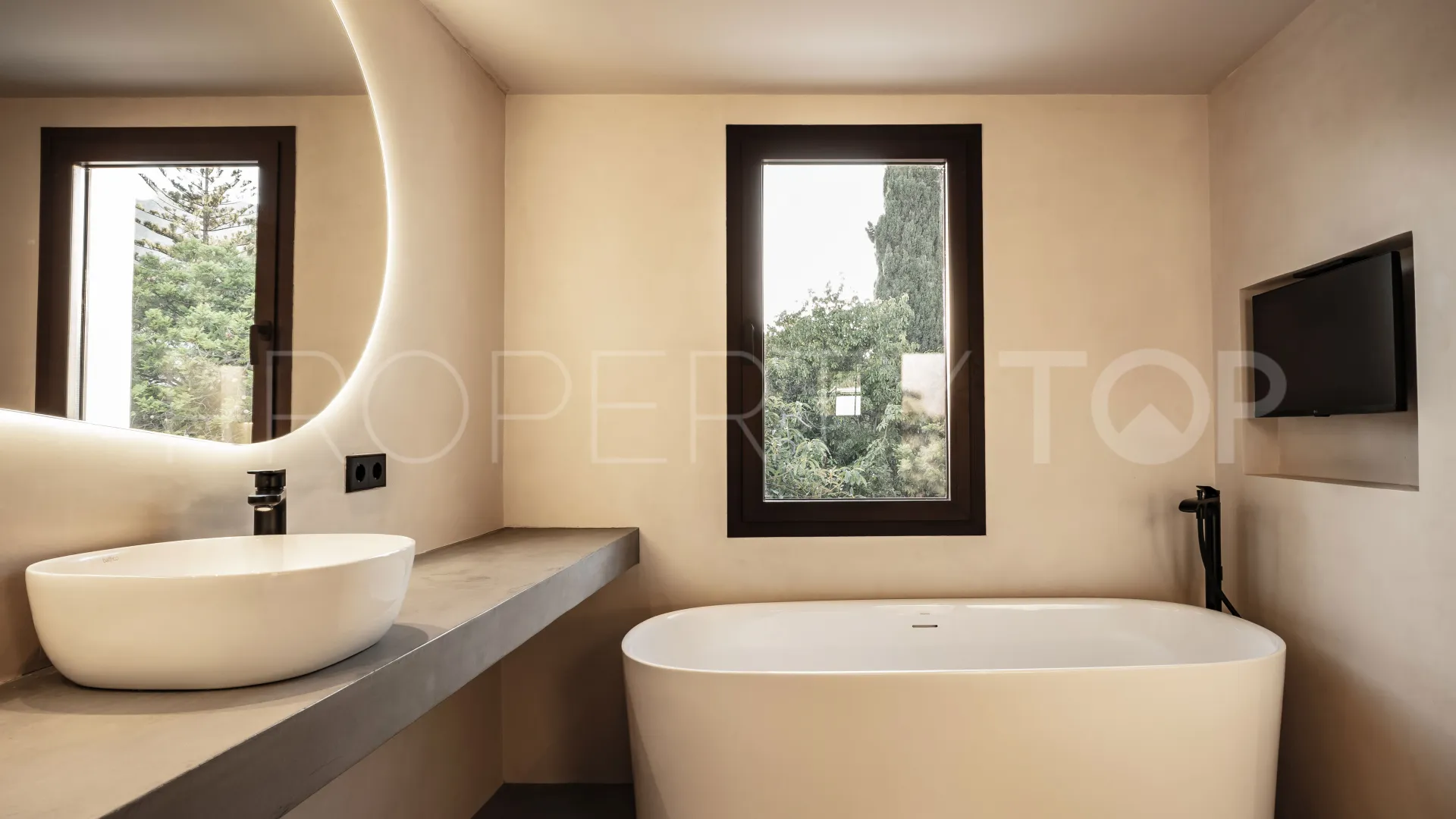Marbella, villa de 5 dormitorios en venta