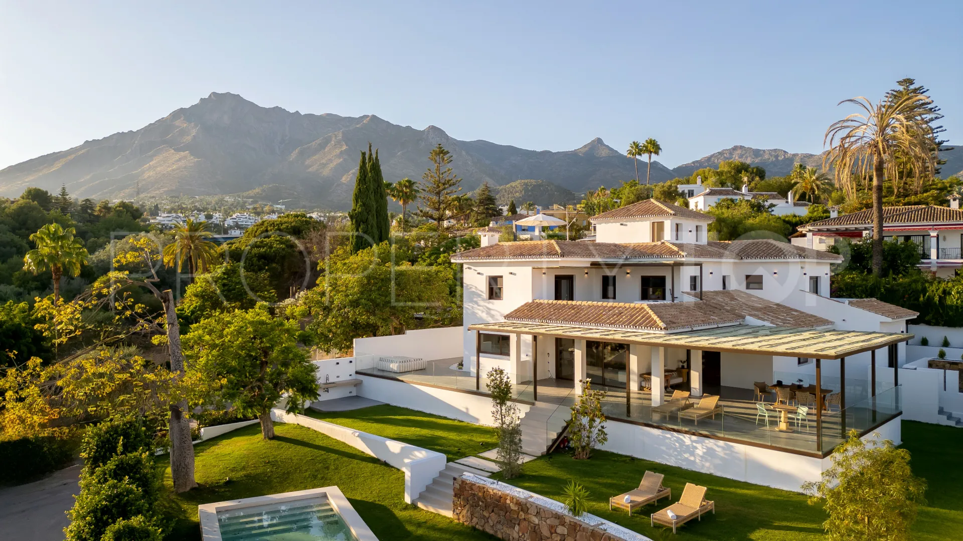 Marbella, villa de 5 dormitorios en venta