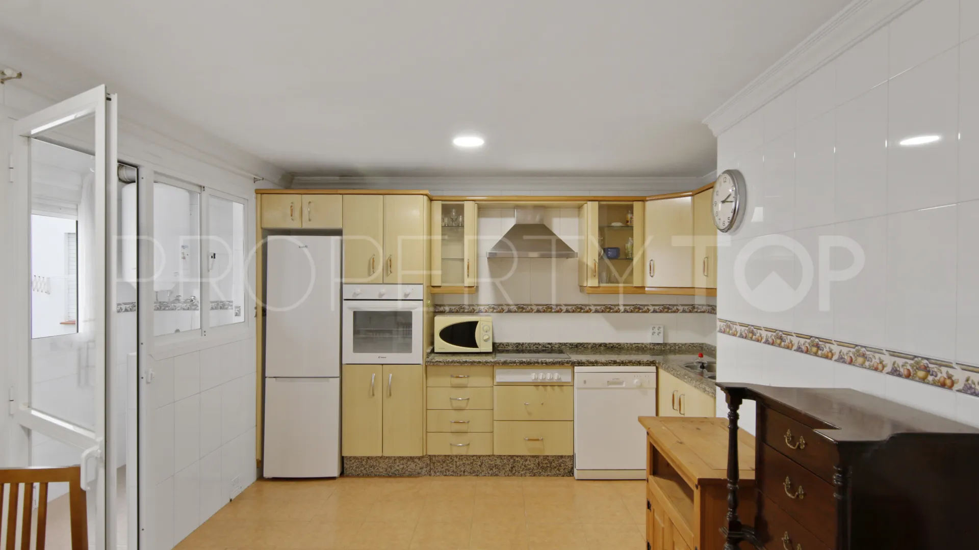 Estepona Centro, apartamento de 2 dormitorios en venta