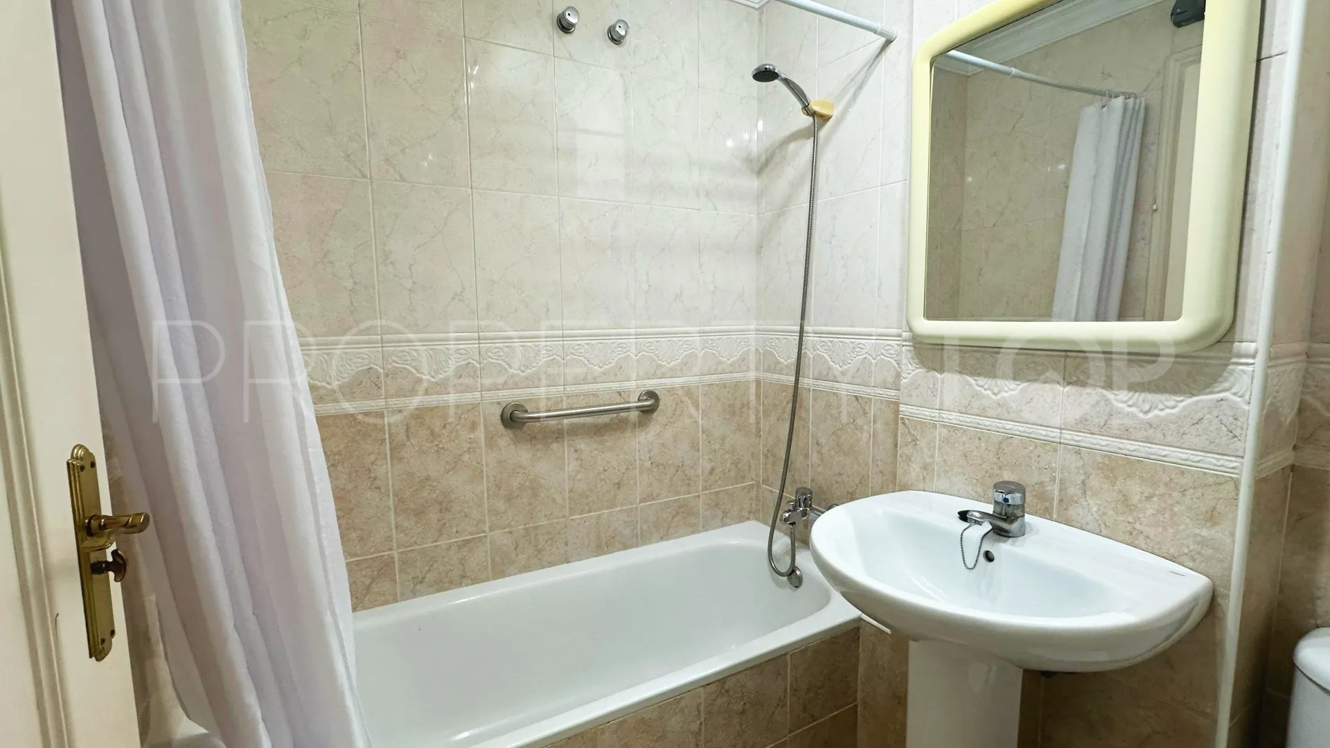 Estepona Centro, apartamento de 2 dormitorios en venta