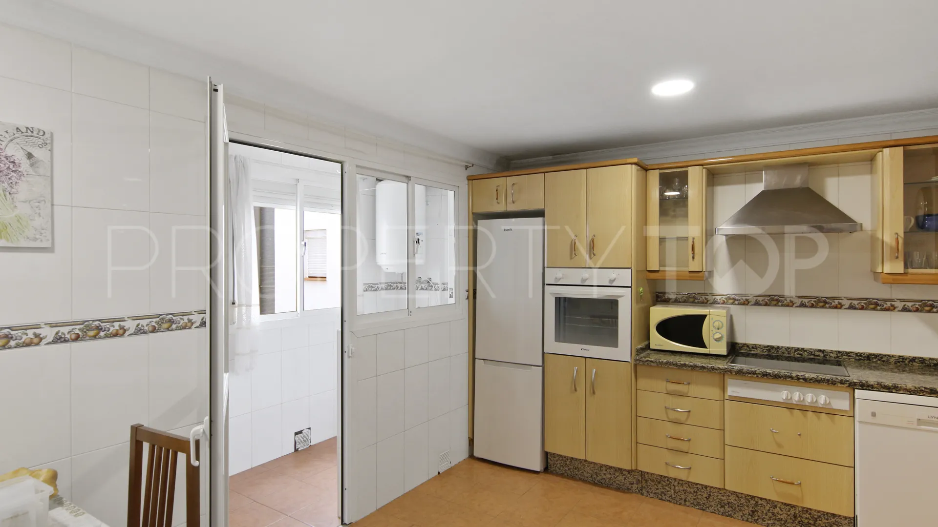 Estepona Centro, apartamento de 2 dormitorios en venta