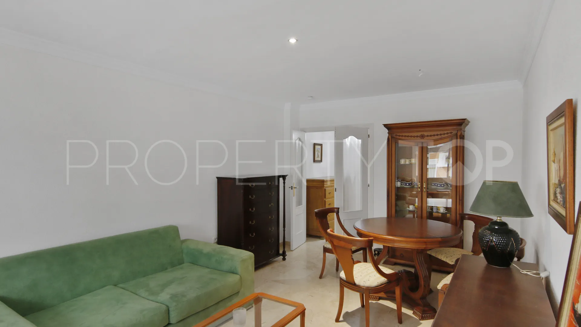 Estepona Centro, apartamento de 2 dormitorios en venta