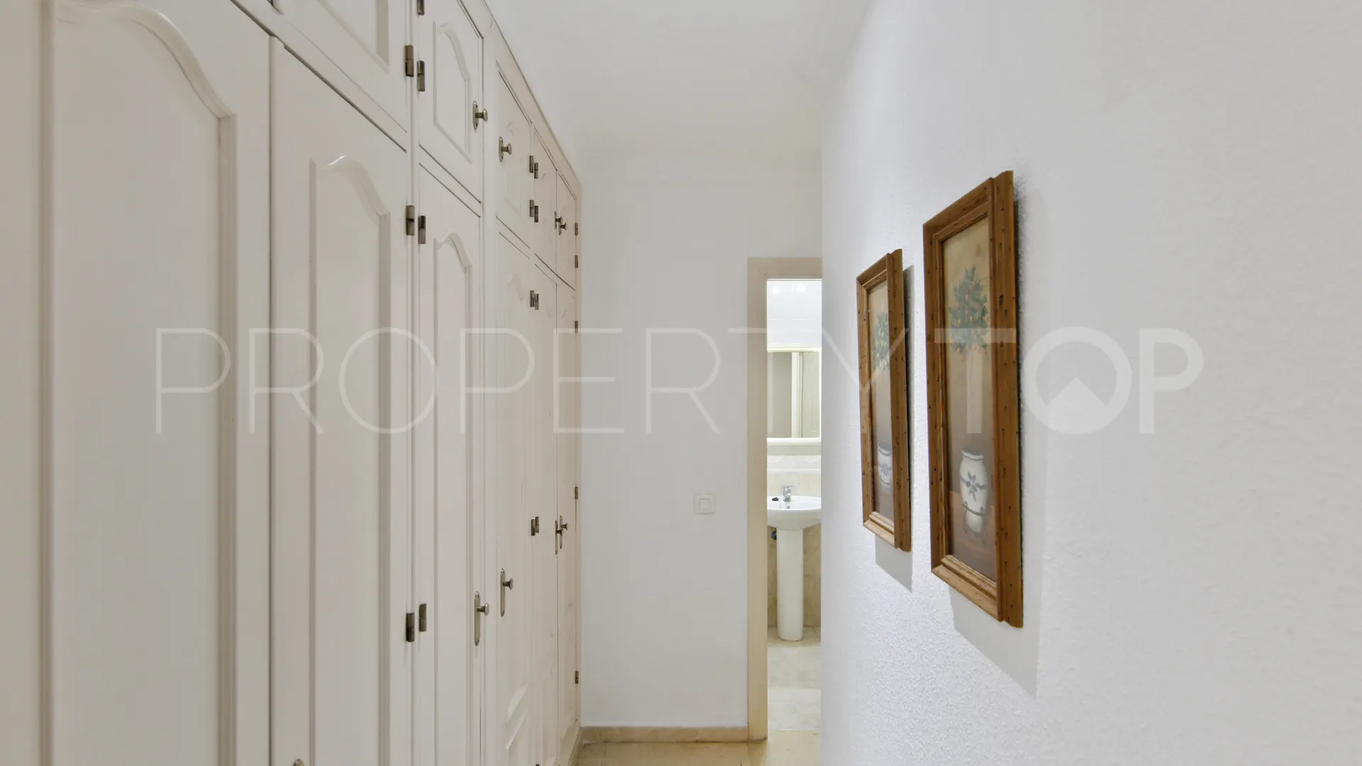 Estepona Centro, apartamento de 2 dormitorios en venta