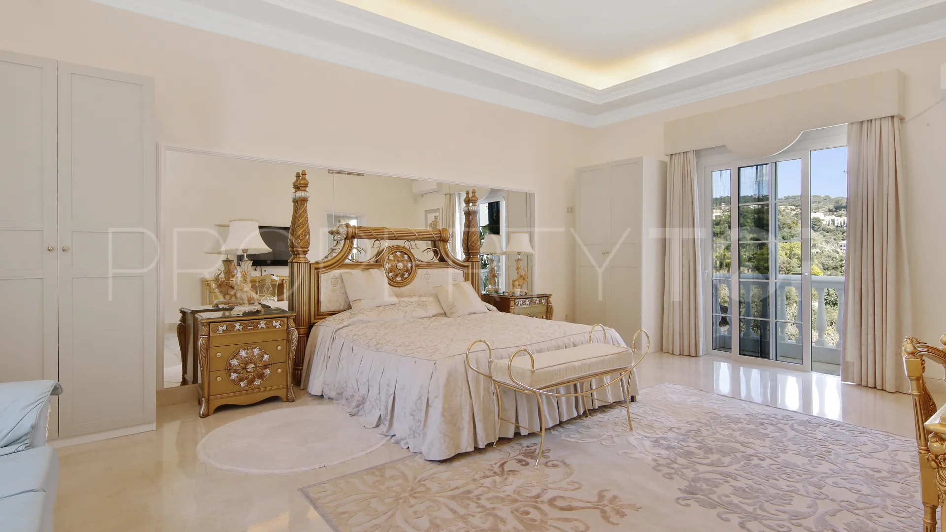 For sale villa in La Zagaleta with 6 bedrooms