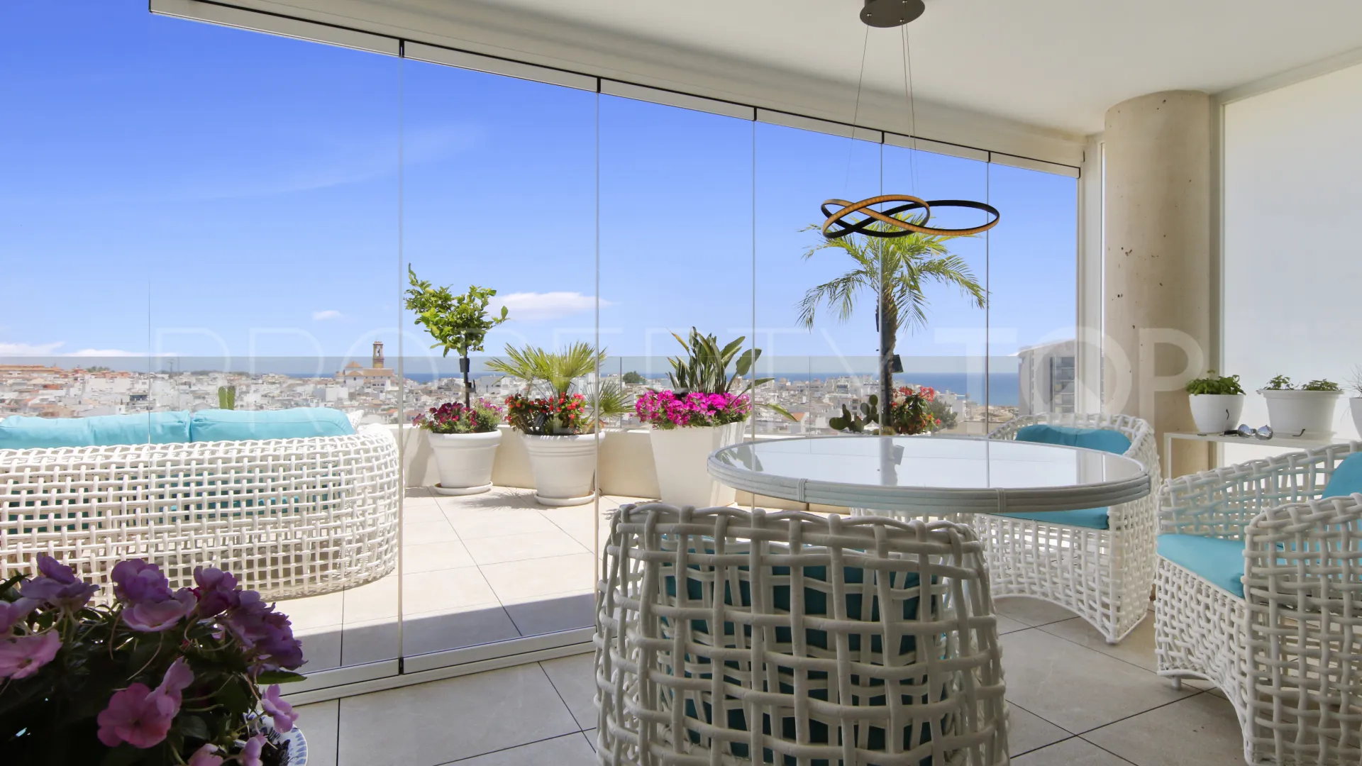 Ático en venta en Estepona Centro de 3 dormitorios