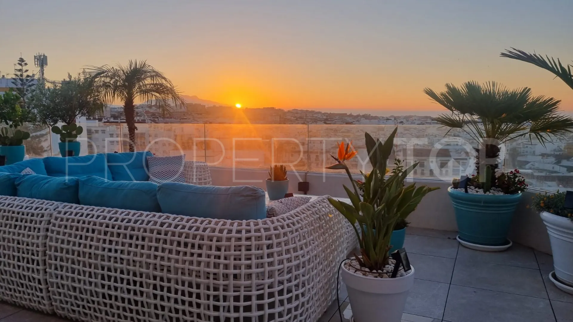 Ático en venta en Estepona Centro de 3 dormitorios