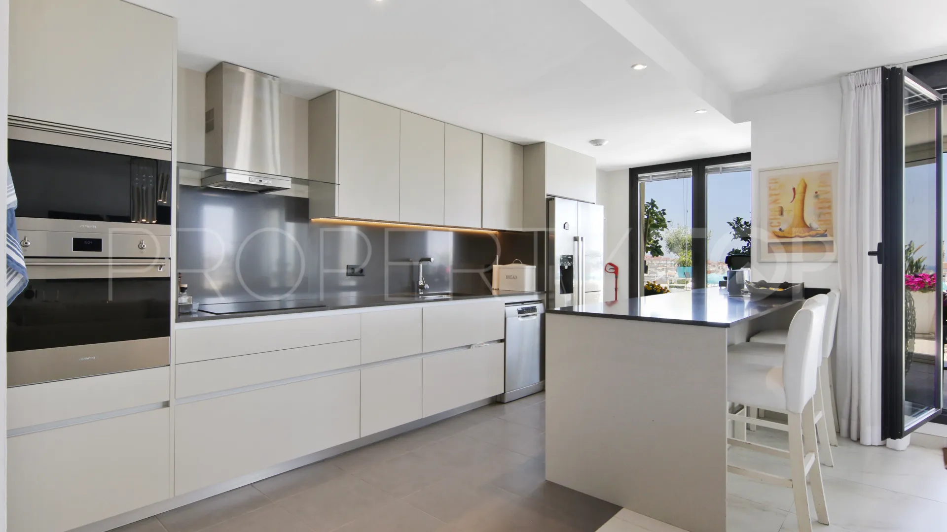 Ático en venta en Estepona Centro de 3 dormitorios