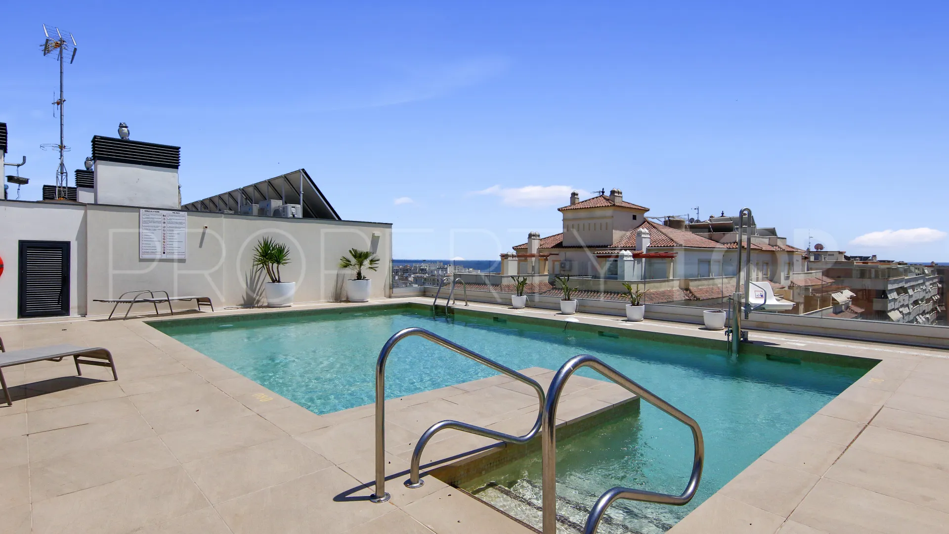 Ático en venta en Estepona Centro de 3 dormitorios