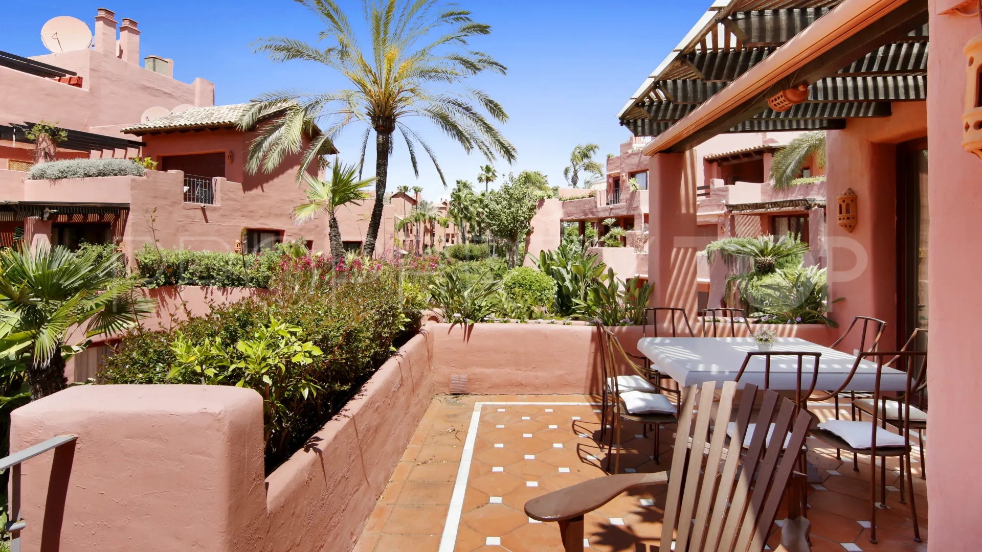 Se vende atico duplex en Menara Beach