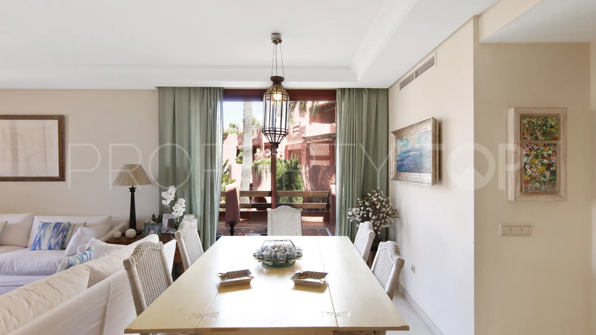 Se vende atico duplex en Menara Beach