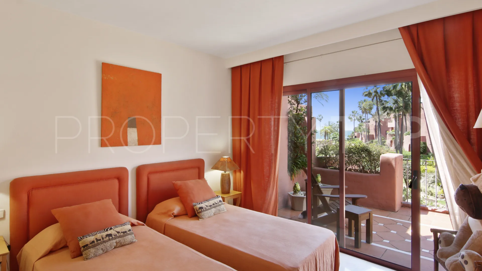 Se vende atico duplex en Menara Beach