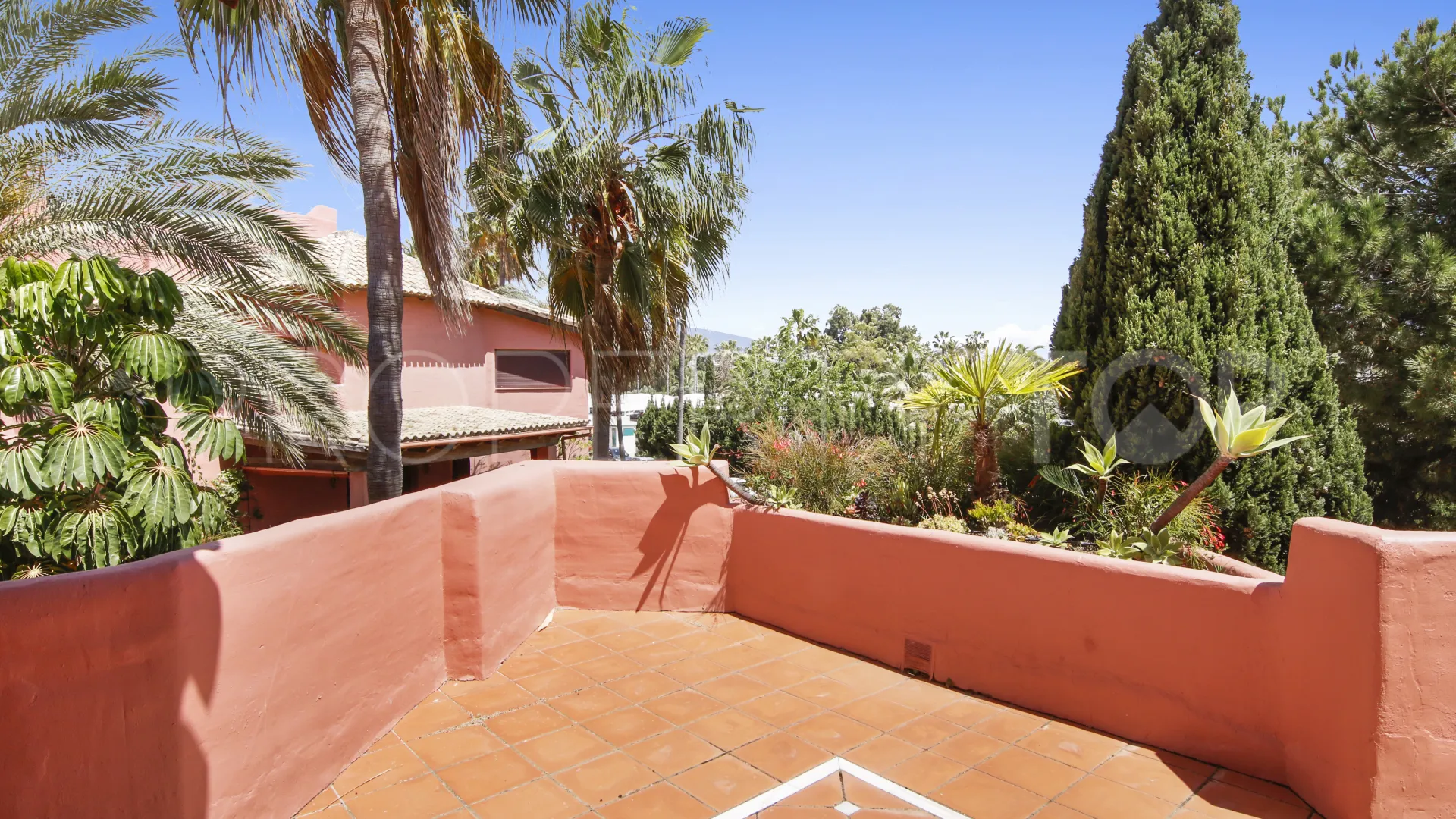 Se vende atico duplex en Menara Beach