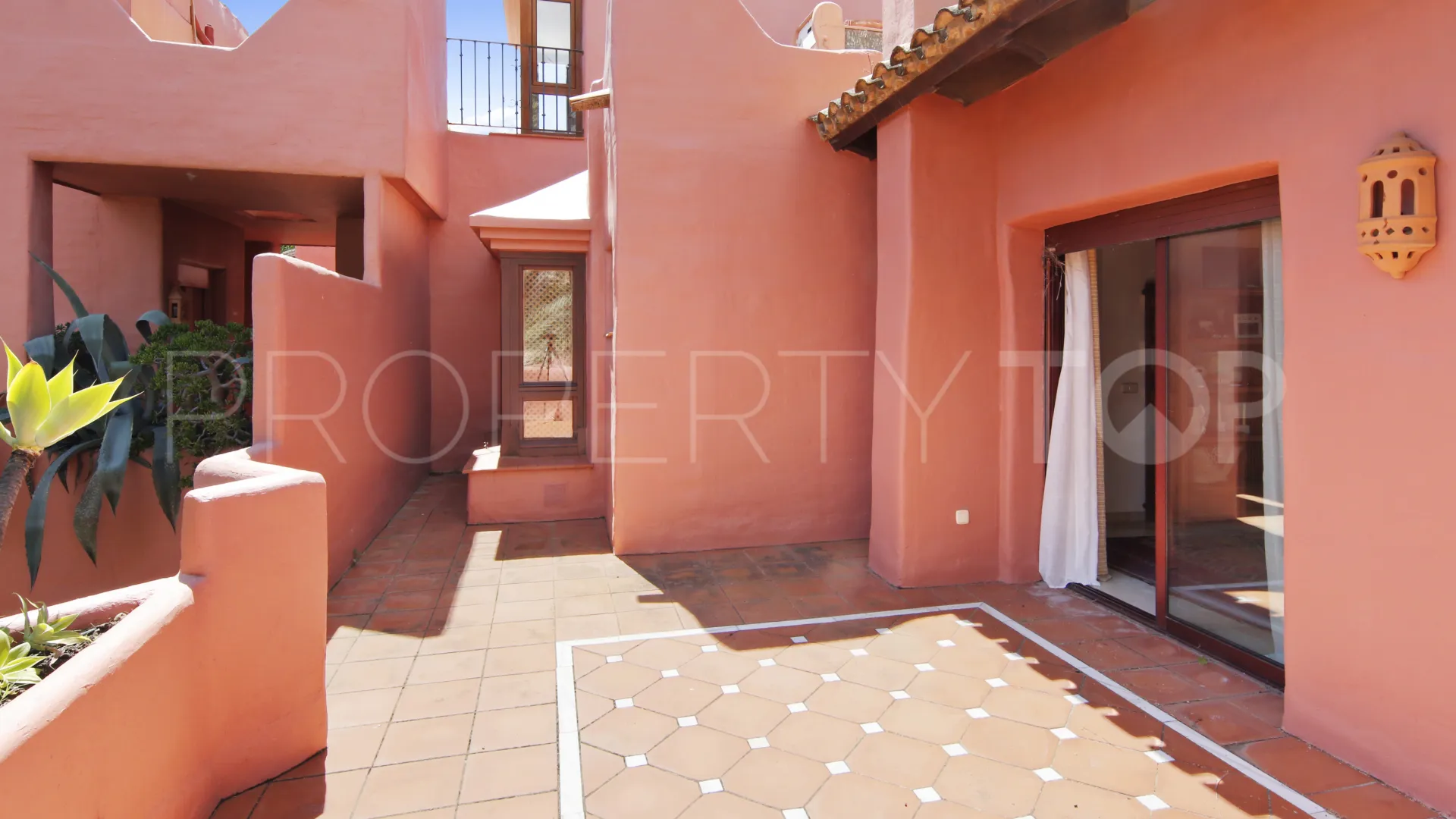 Se vende atico duplex en Menara Beach