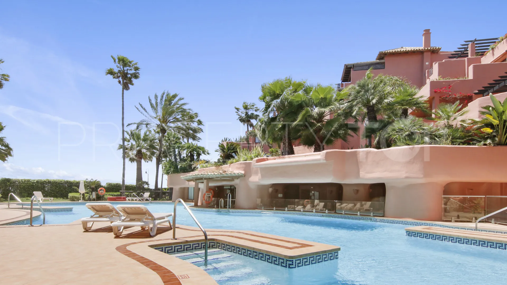 Se vende atico duplex en Menara Beach