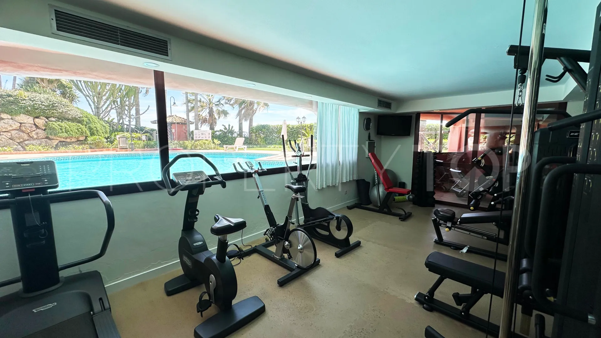 Se vende atico duplex en Menara Beach