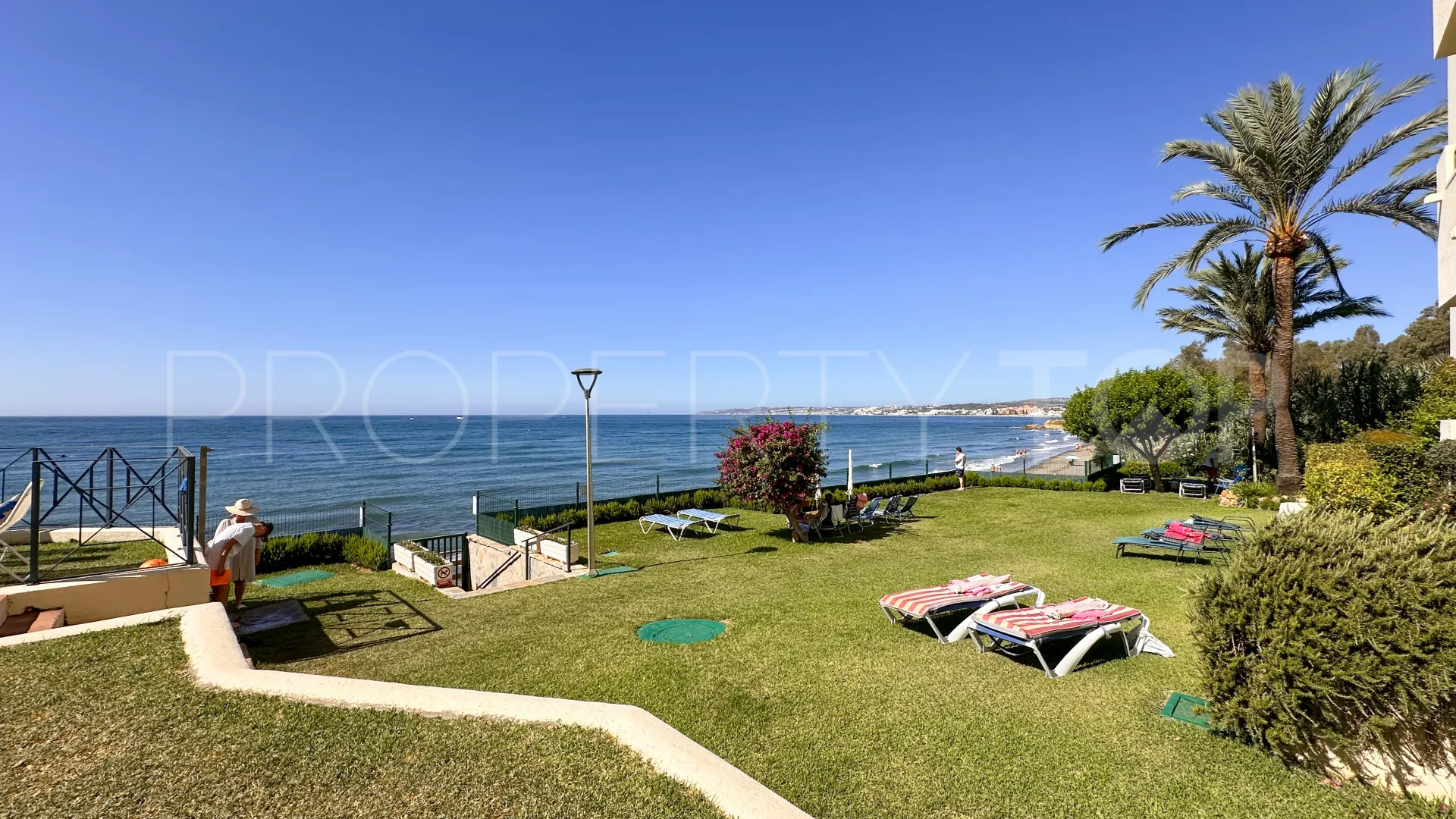 Se vende apartamento con 2 dormitorios en Estepona Ciudad